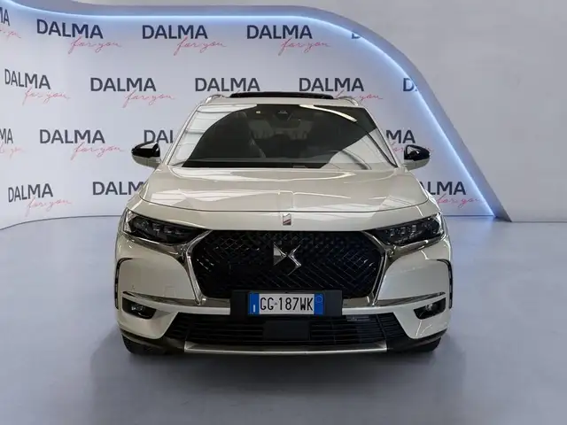 DS Automobiles DS 7 Crossback view 8