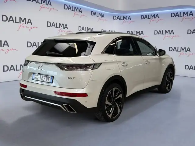 DS Automobiles DS 7 Crossback view 5