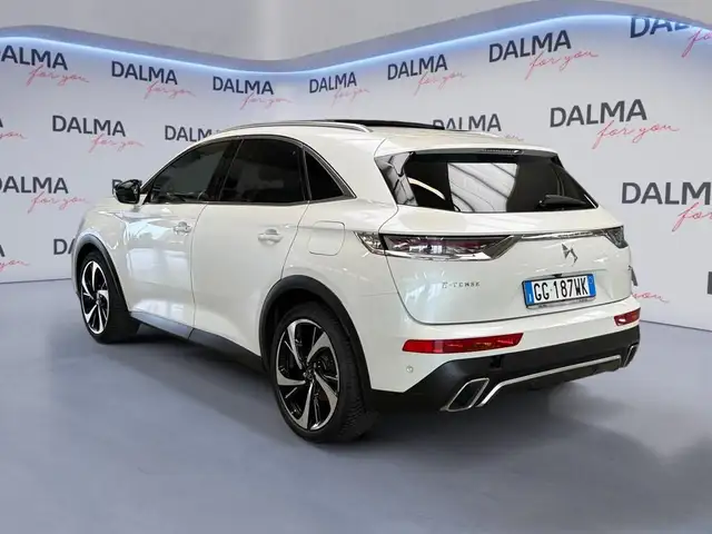 DS Automobiles DS 7 Crossback view 3