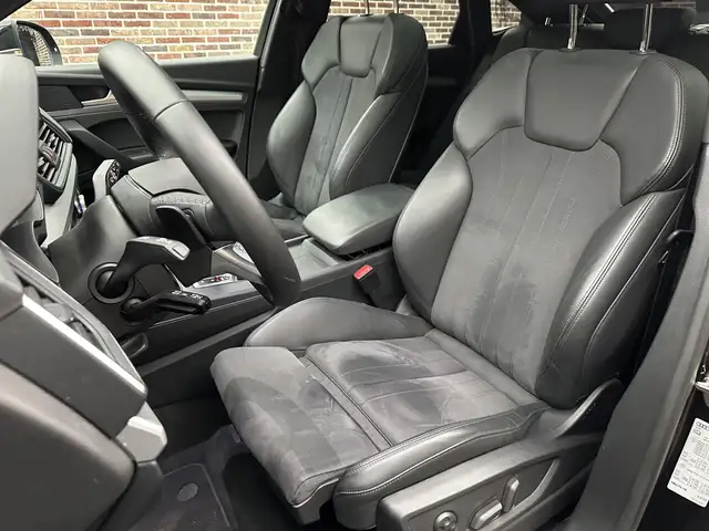 Audi Q5 view 13
