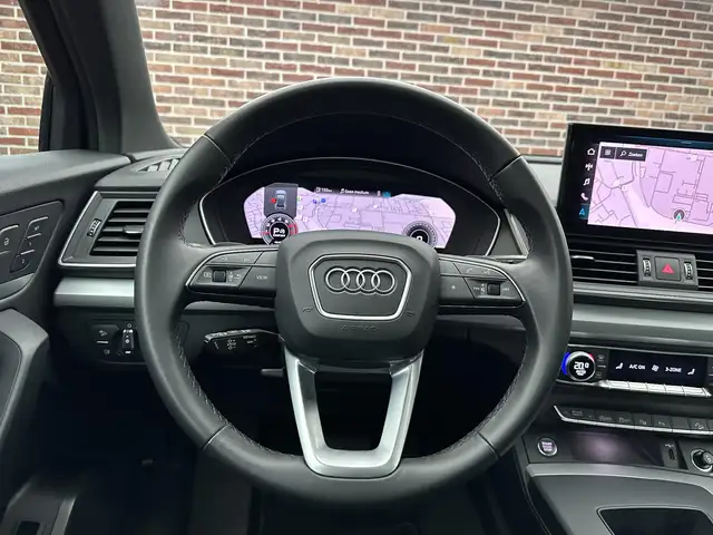 Audi Q5 view 12