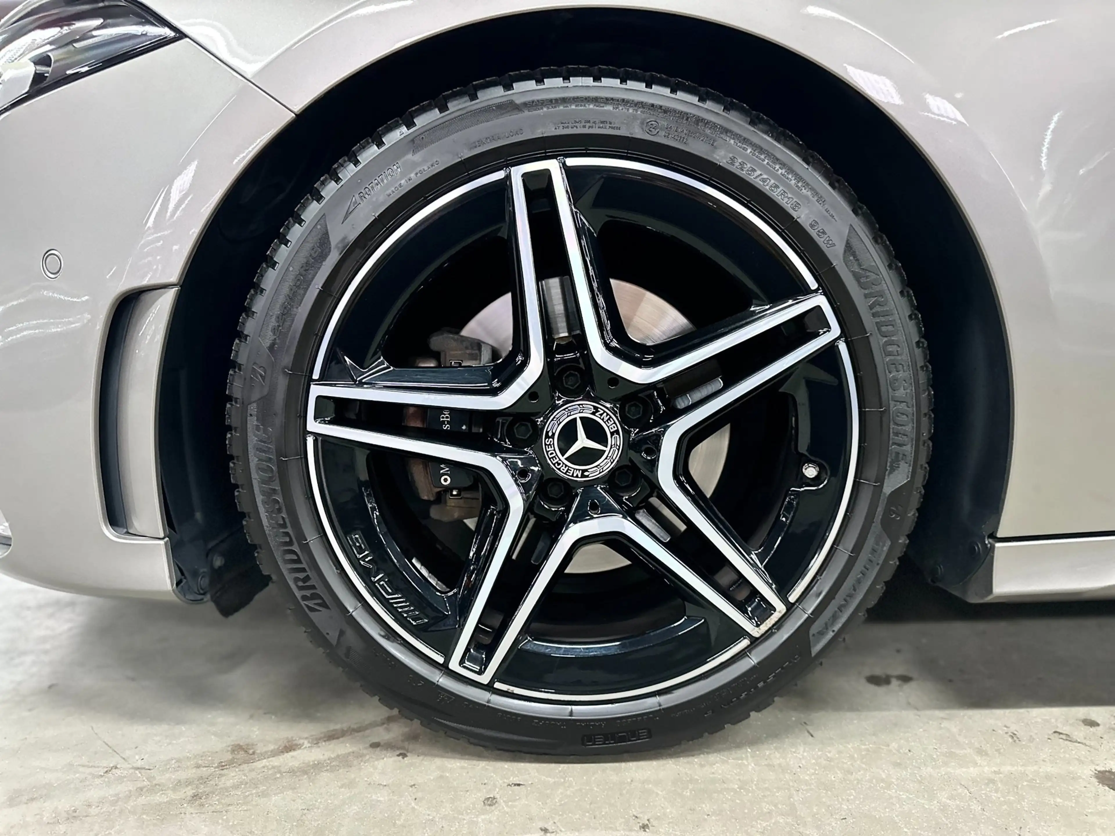 Mercedes-Benz A 180 Business Solution AMG, Widesceen, Sfeerverlichting — photo 3