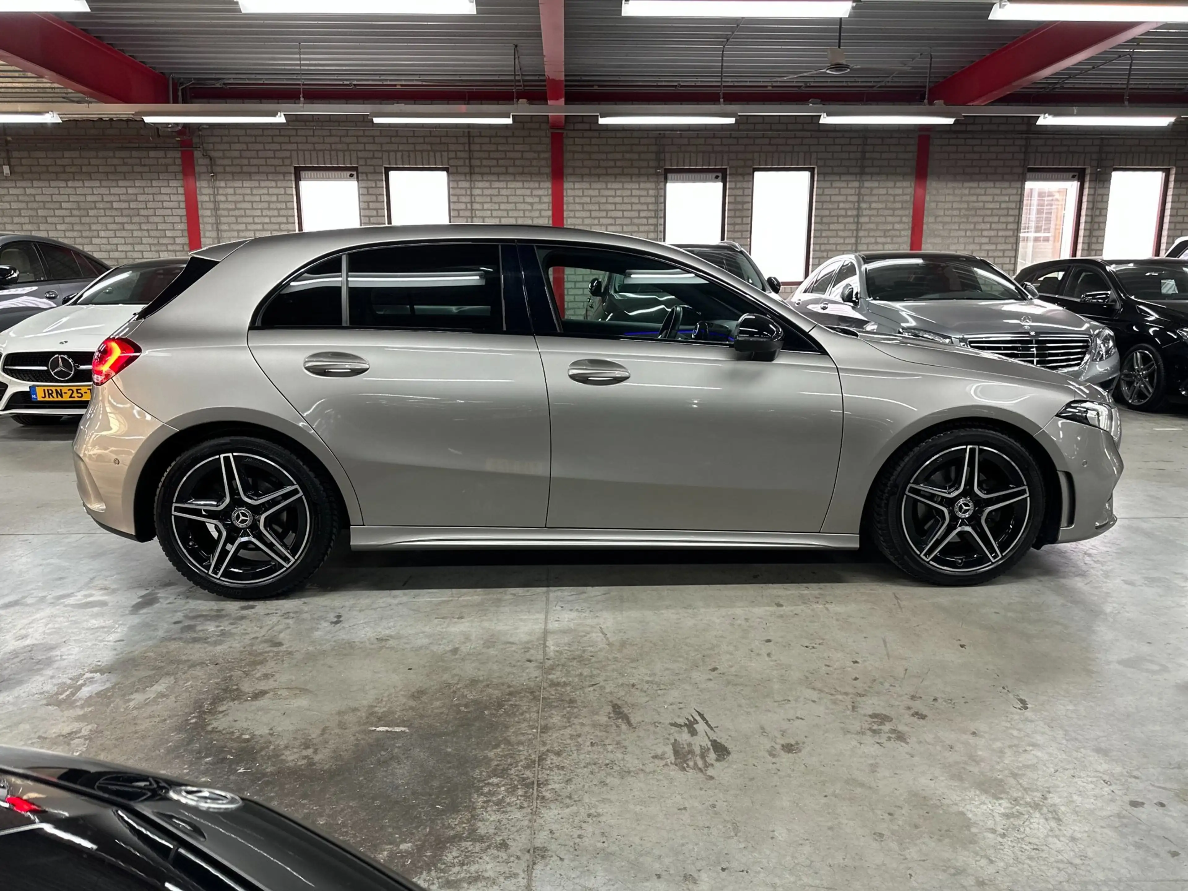 Mercedes-Benz A 180 Business Solution AMG, Widesceen, Sfeerverlichting — photo 6