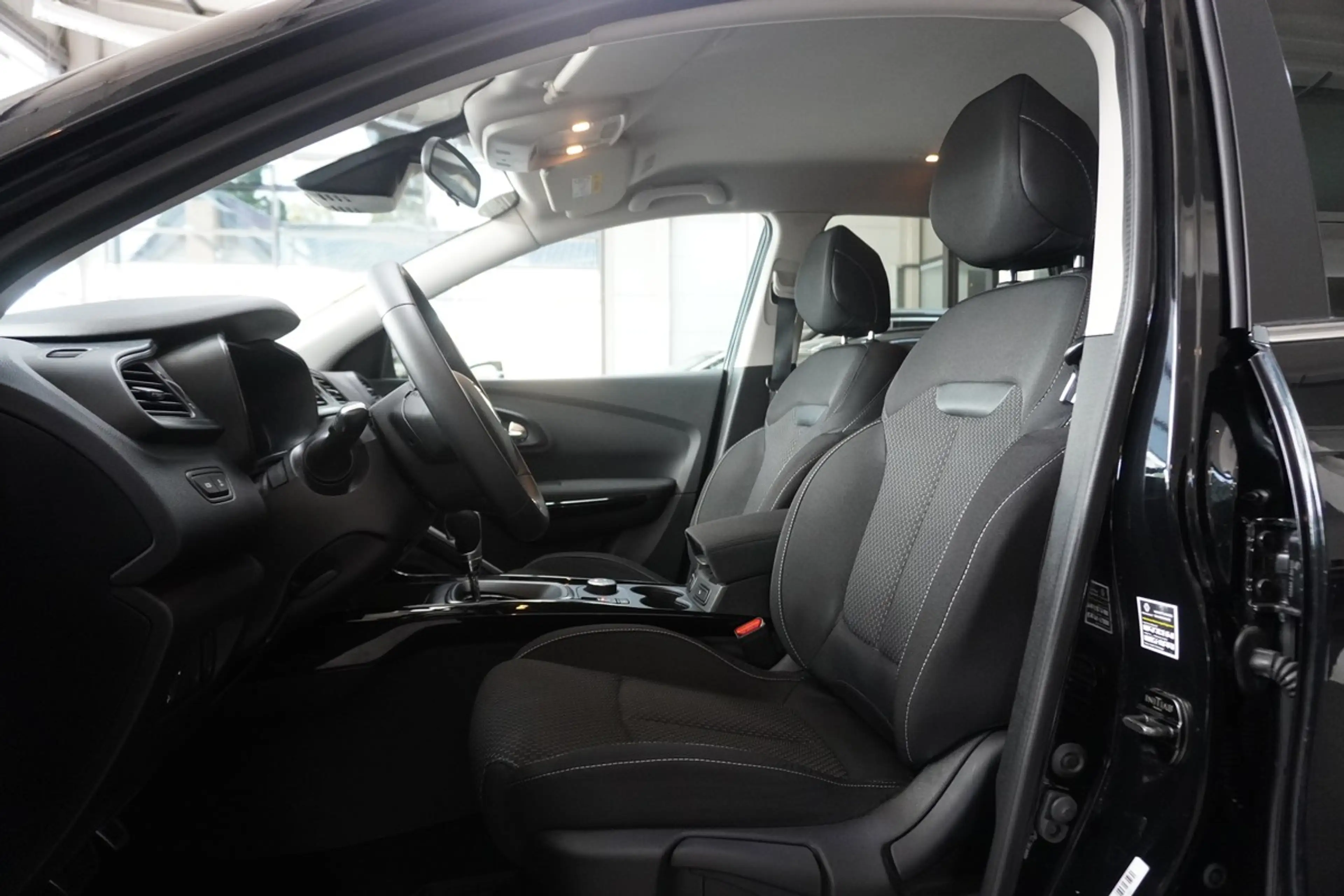 Renault Kadjar 1.3 TCe 140 Intens SHZ PDC Temp R.Cam — photo 13