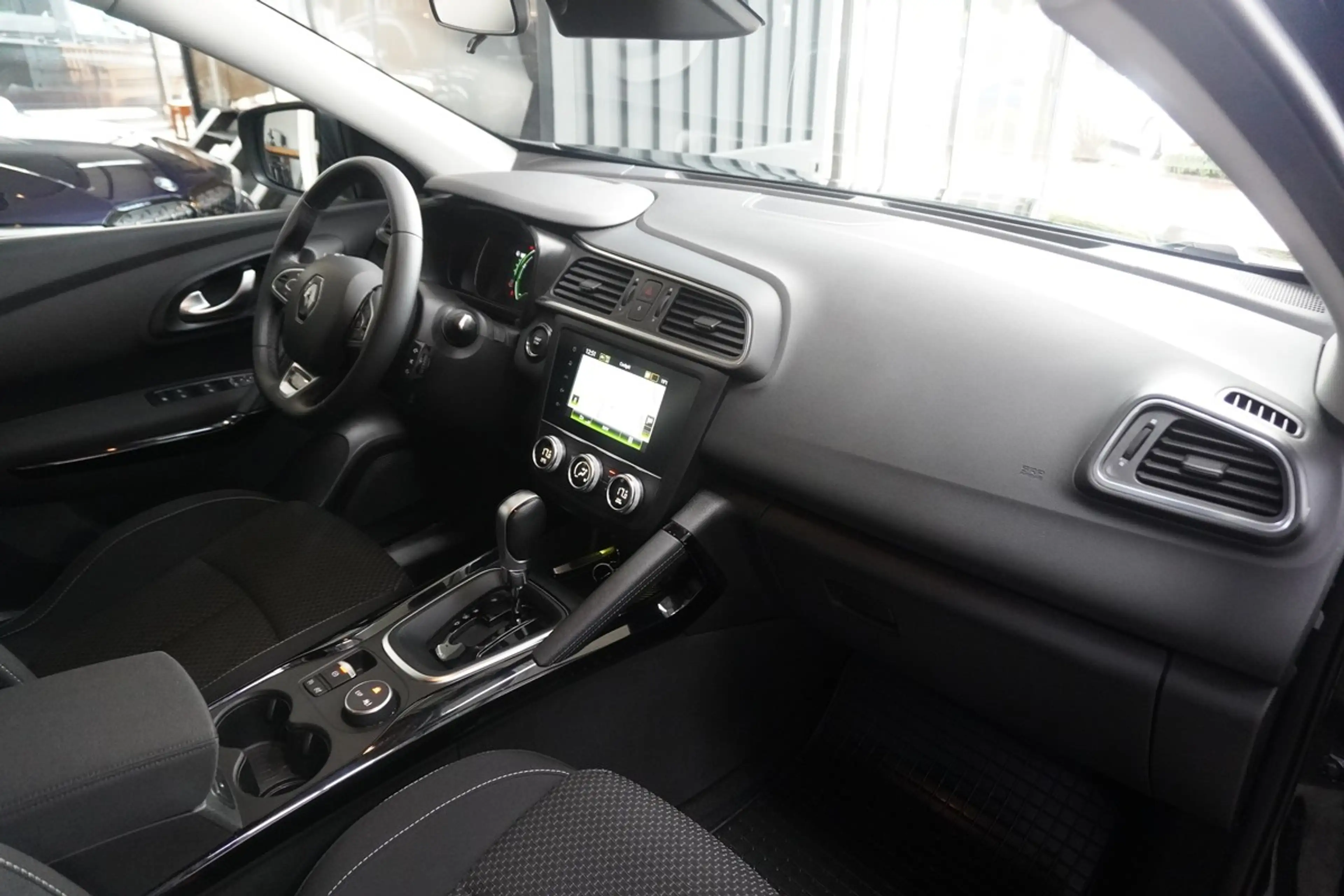 Renault Kadjar 1.3 TCe 140 Intens SHZ PDC Temp R.Cam — photo 15