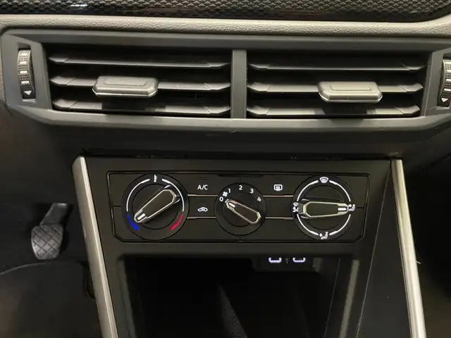 Volkswagen Taigo view 13