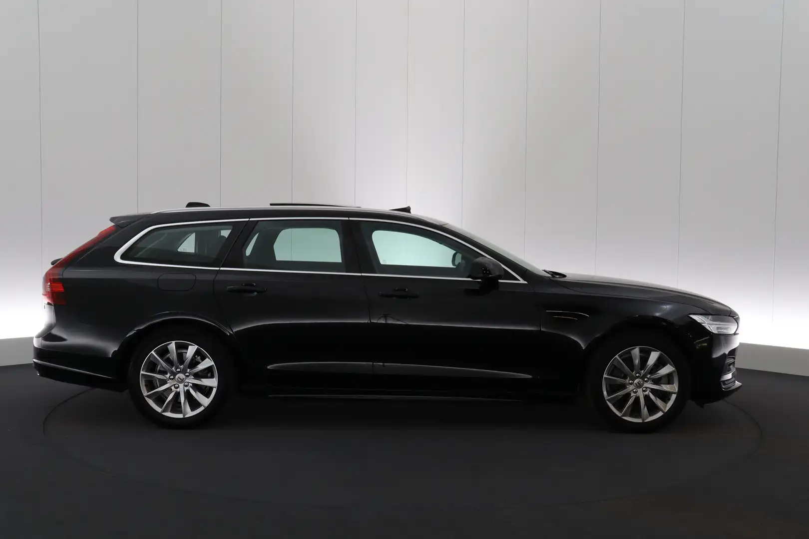Volvo V90 2.0 B4 Geartr. Momentum Pro LEDER/CUIR LED GPS PDC Schwarz - 2