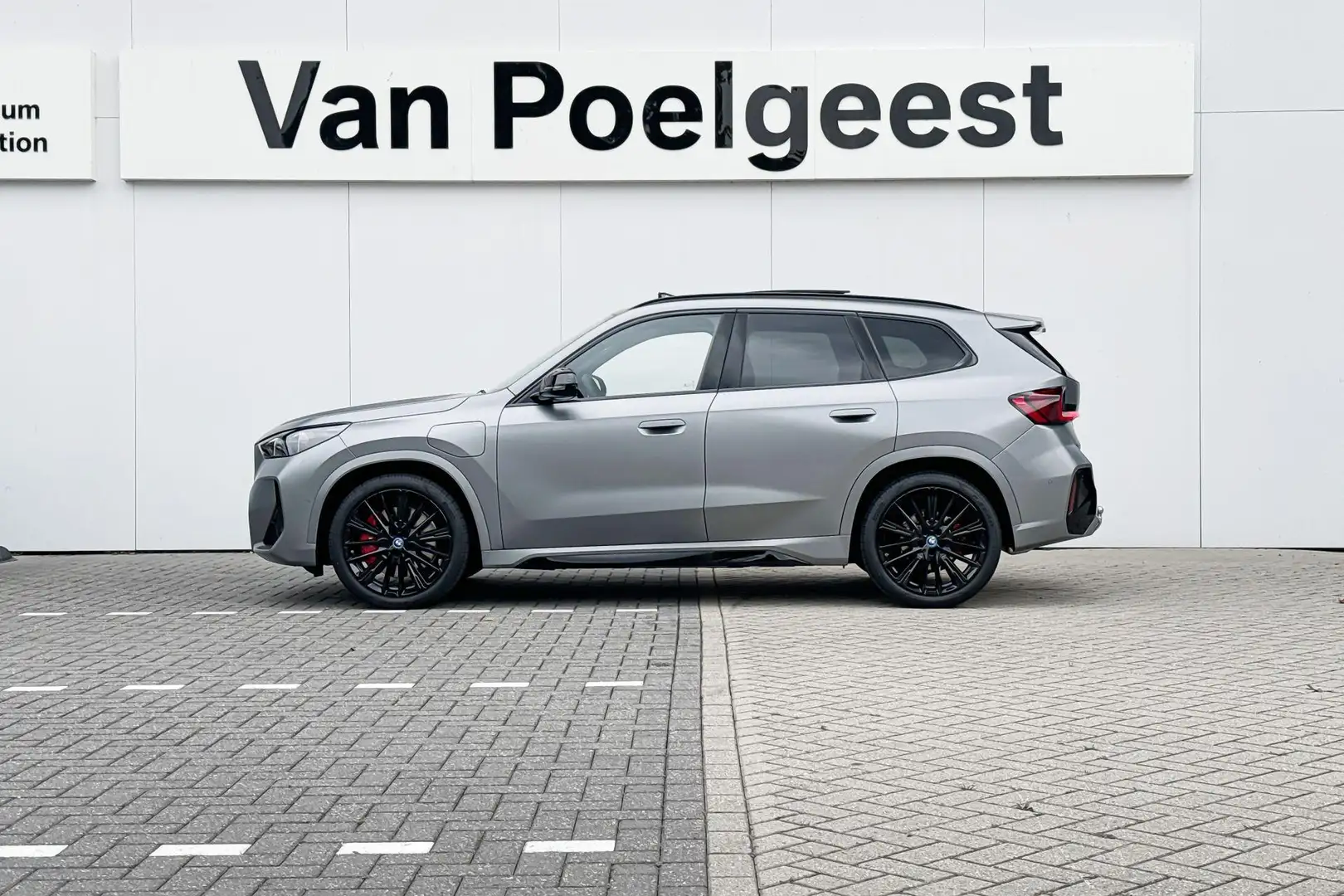 BMW X1 xDrive25e M Sport | Trekhaak | Innovation Pack Grijs - 2