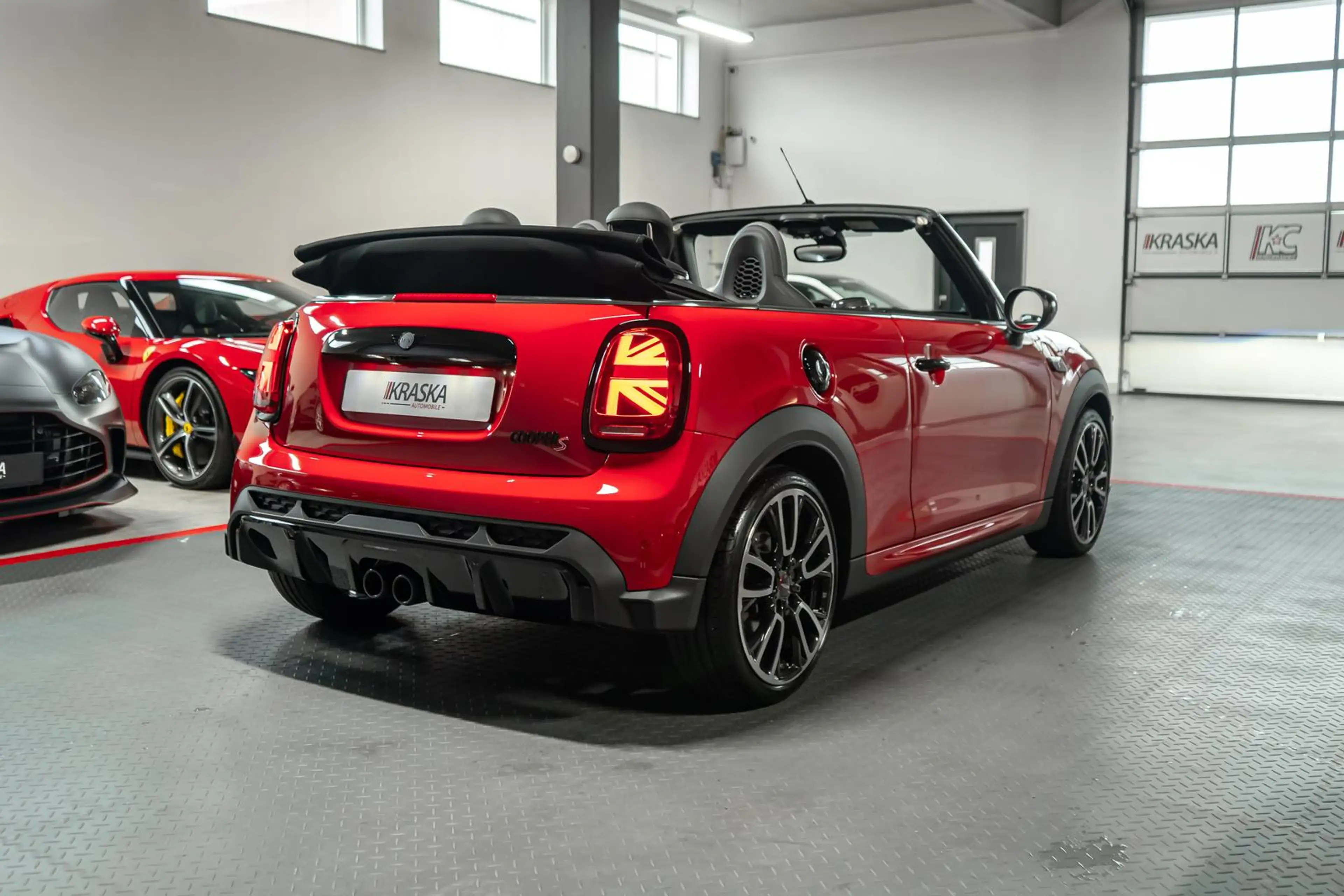 MINI Cooper S Cabrio Cooper S 2.0 John Cooper Works H&K HUD RFK APPLE — photo 5