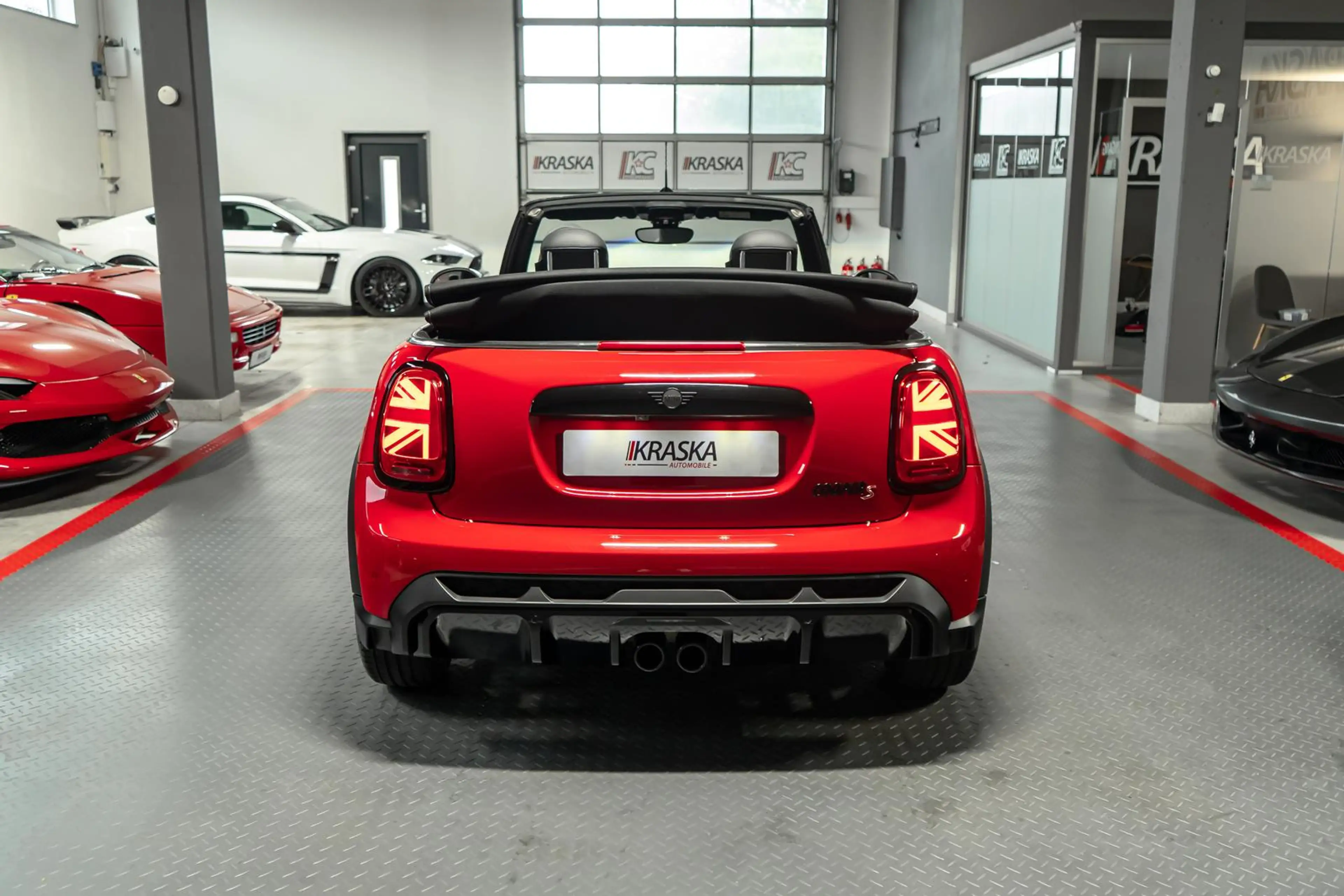 MINI Cooper S Cabrio Cooper S 2.0 John Cooper Works H&K HUD RFK APPLE — photo 6