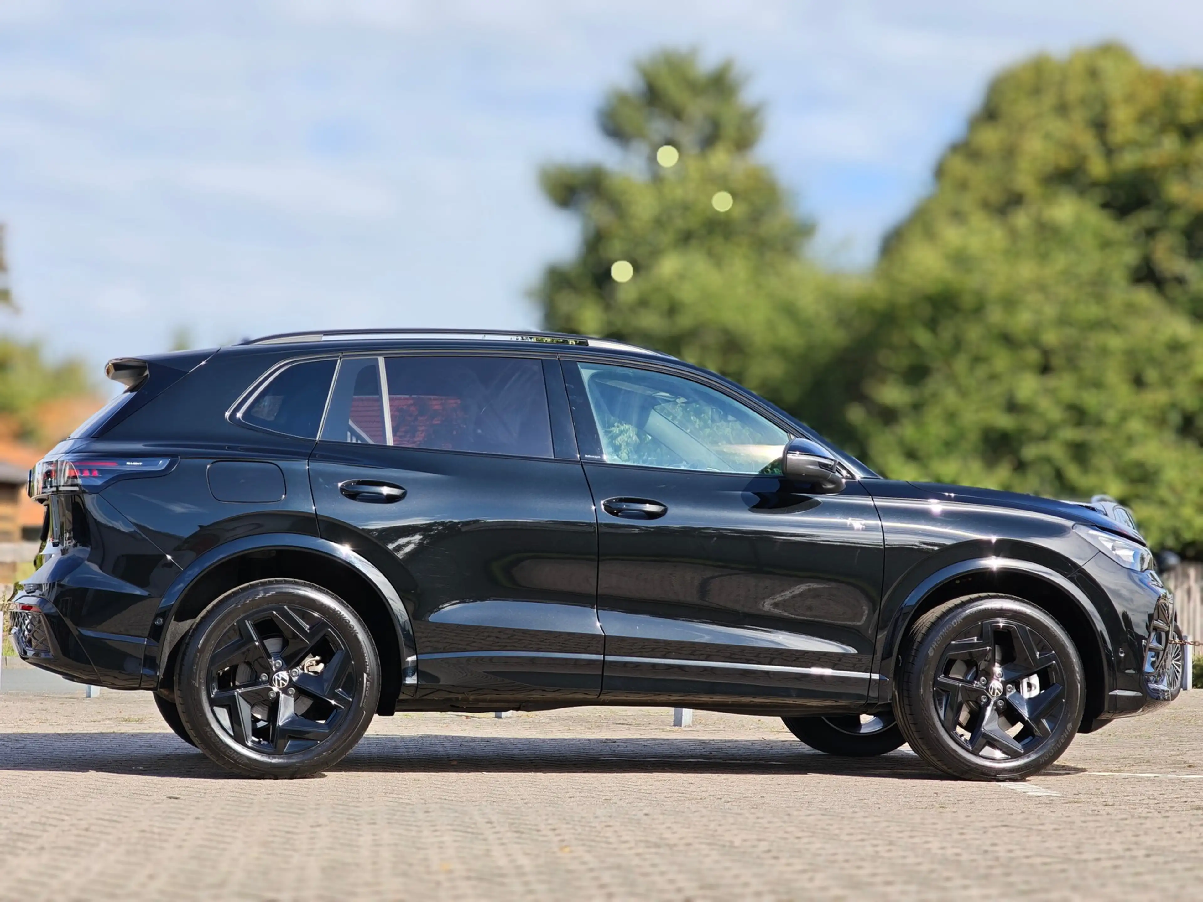 Volkswagen Tiguan R-Line eHybrid Leder*AHK*'HuD*Matrix*Harman* — photo 3