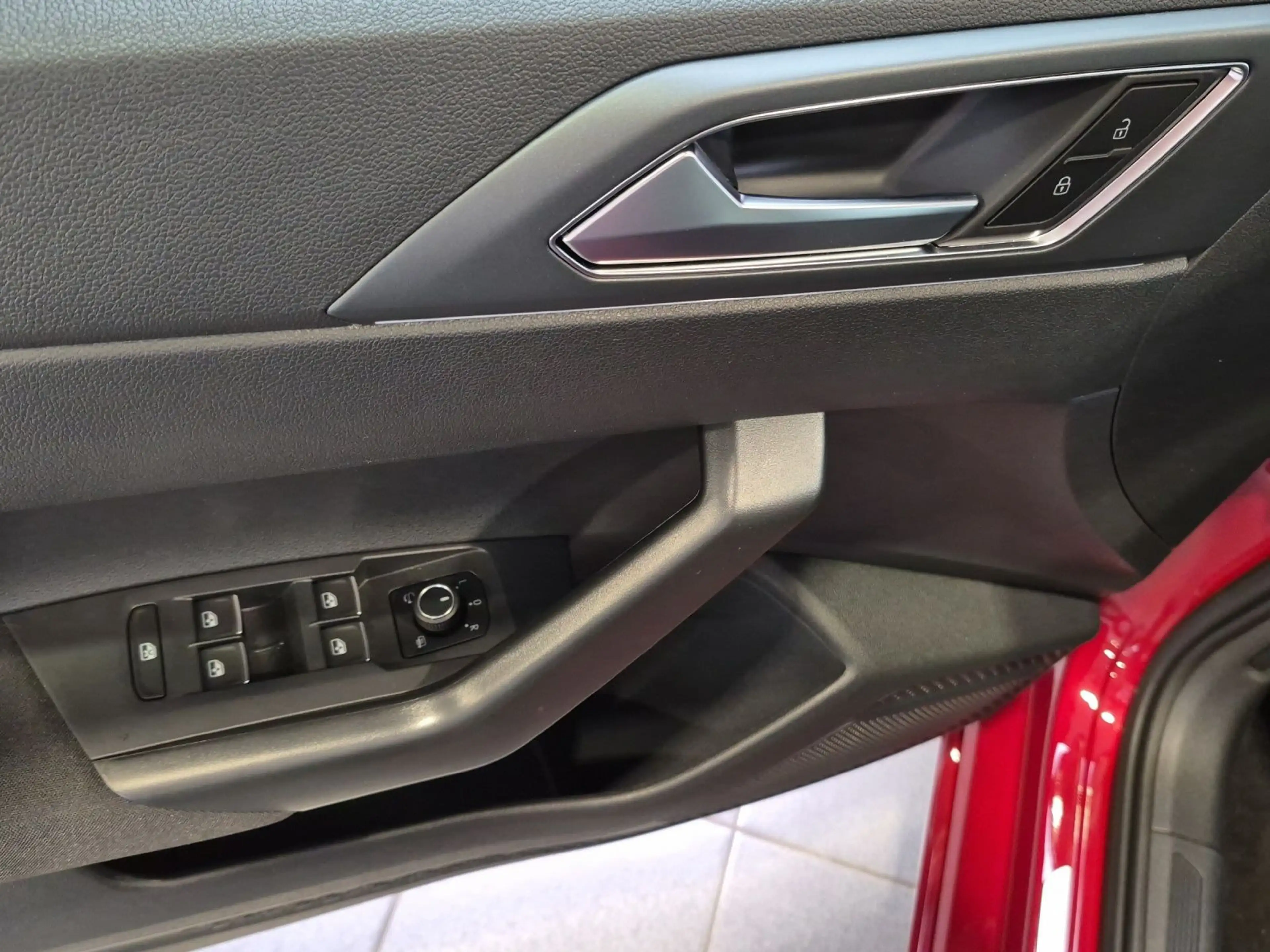 Volkswagen Taigo 1.5 TSI DSG R-LINE AHK PANO REAR VIEW NAVI — photo 8
