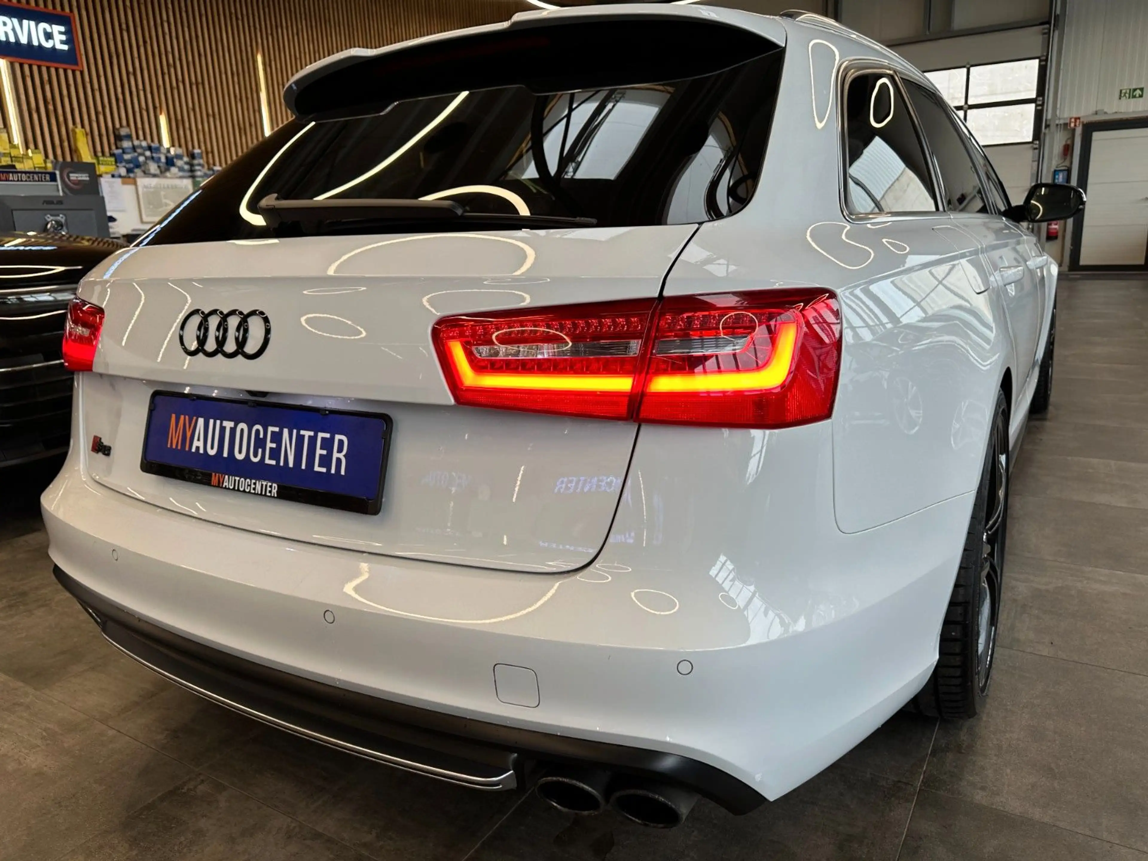Audi S6 *MEMORY*PANO*4-ZONEN*BOSE*LED*ACC*AHK*LUFTFAHR — photo 2