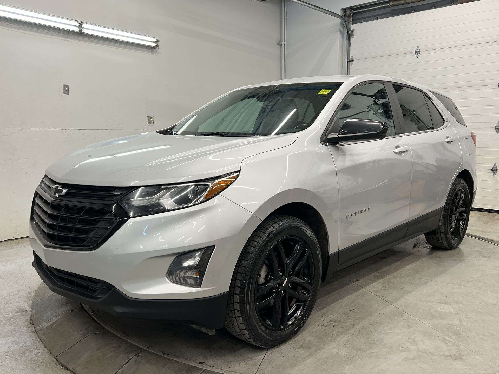 Silver 2021 Chevrolet Equinox SUV / Crossover Four-Wheel Drive Automatic