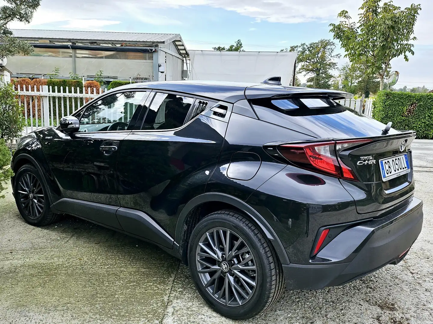 Toyota C-HR 1.8h Trend e-cvt - 1