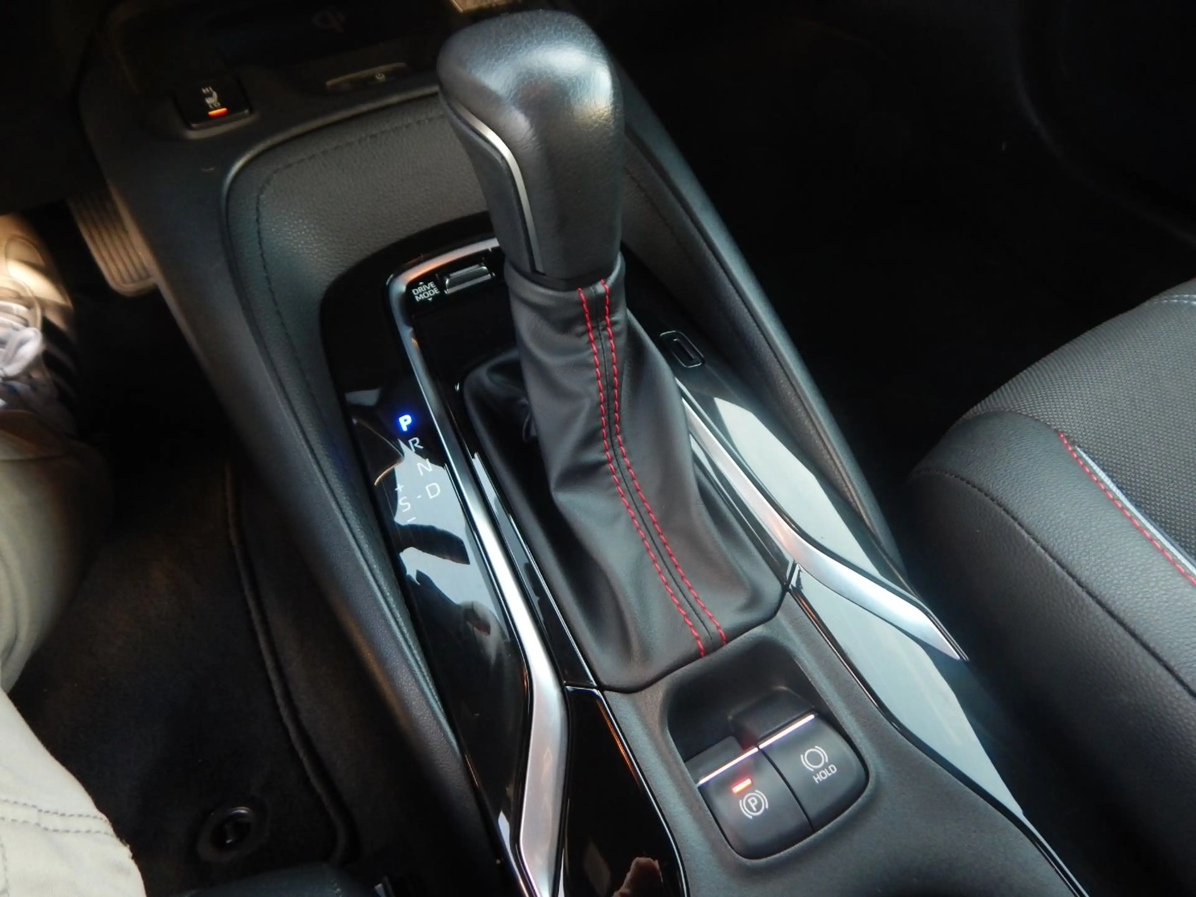 Toyota Corolla Touring s 2.0 GR Sport ACC+LED+Navi+SHZ — photo 13