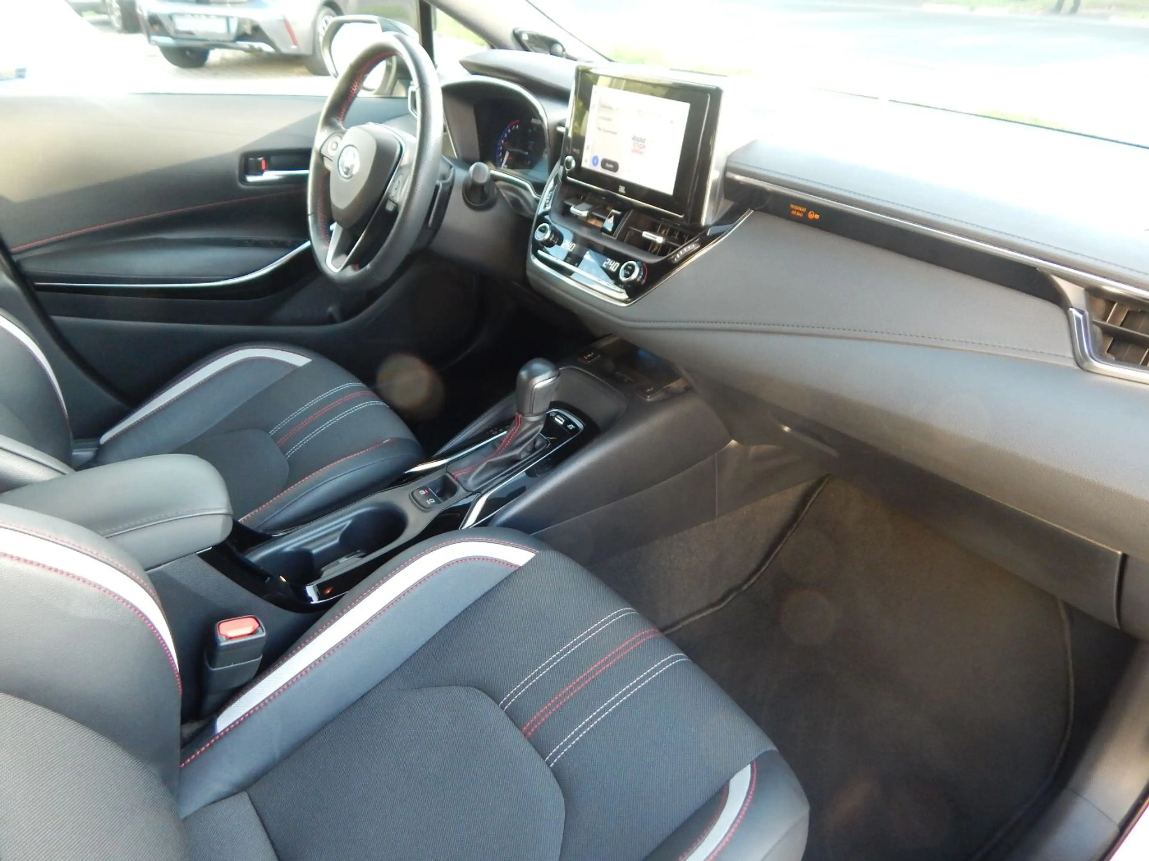 Toyota Corolla Touring s 2.0 GR Sport ACC+LED+Navi+SHZ — photo 12