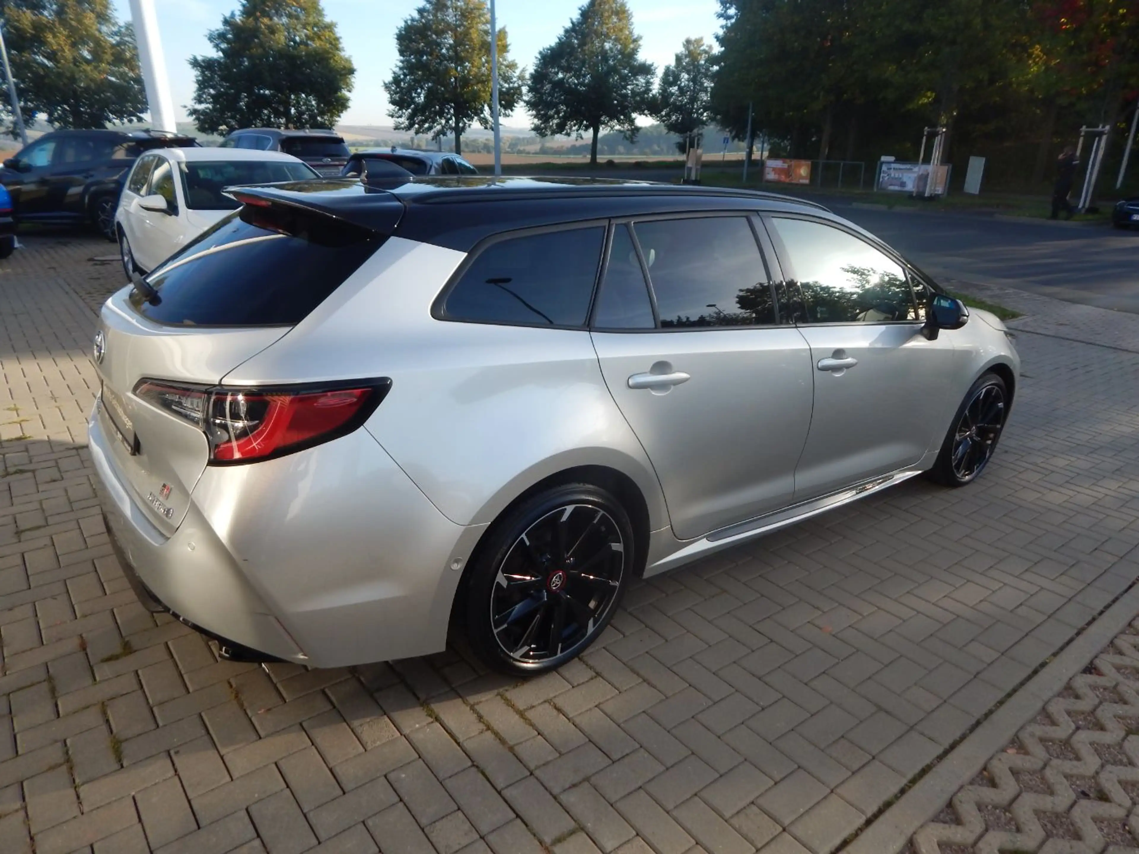 Toyota Corolla Touring s 2.0 GR Sport ACC+LED+Navi+SHZ — photo 6
