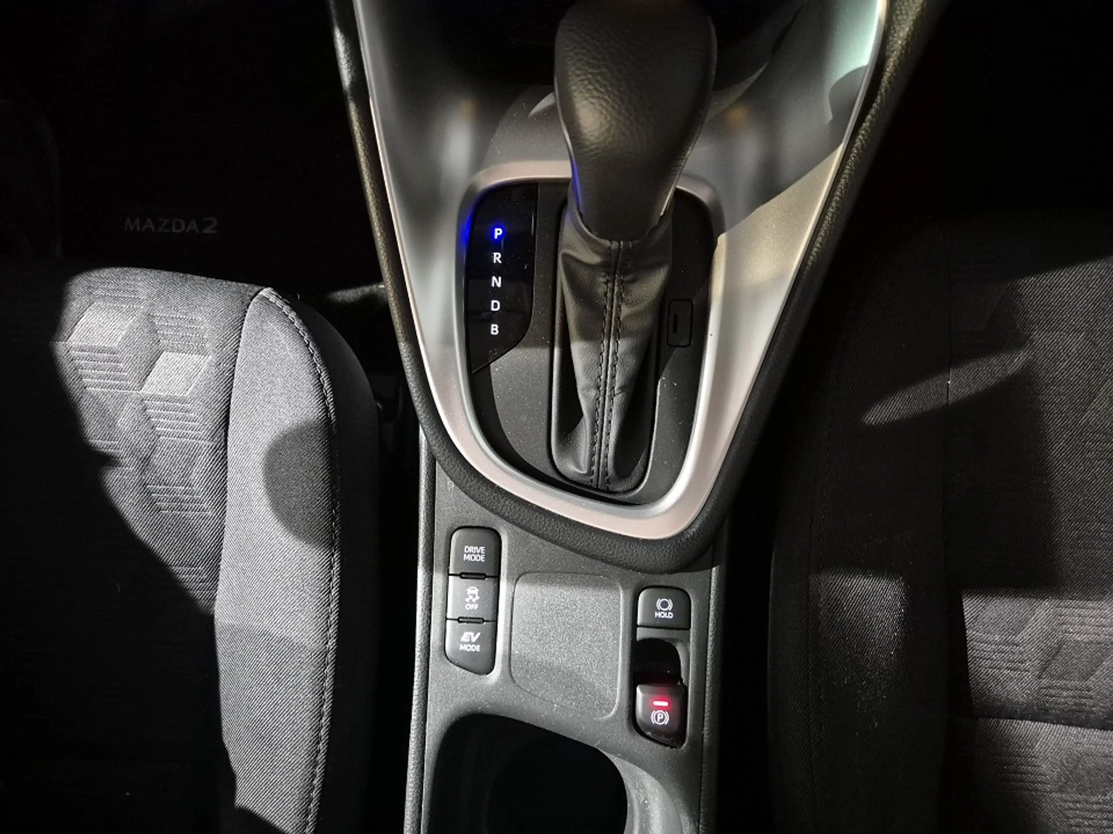 Mazda 2 Hybrid 5HB 1.5L Hybrid VVT-i 116 CVT FWD Centre-Li — photo 11