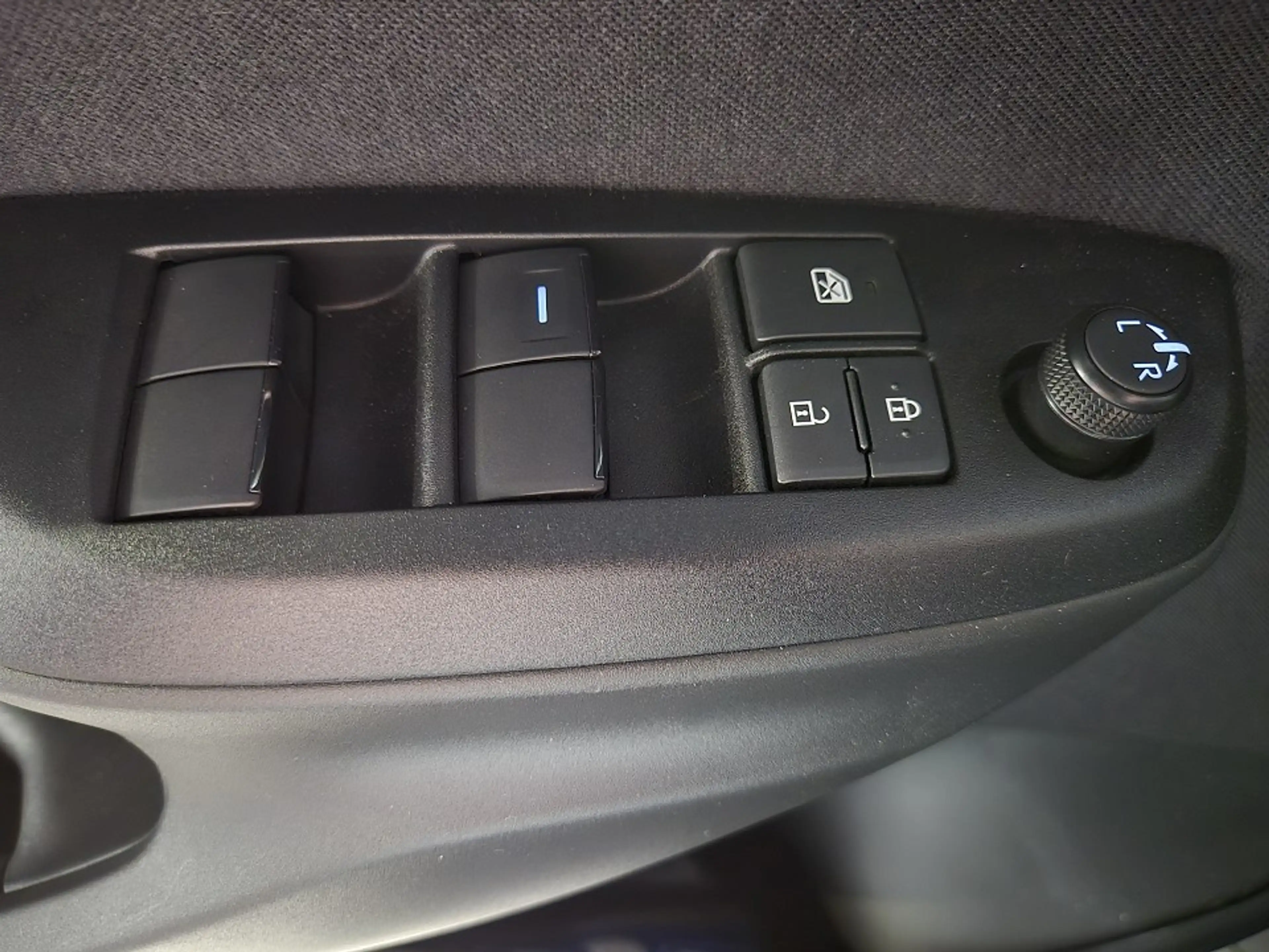 Mazda 2 Hybrid 5HB 1.5L Hybrid VVT-i 116 CVT FWD Centre-Li — photo 9