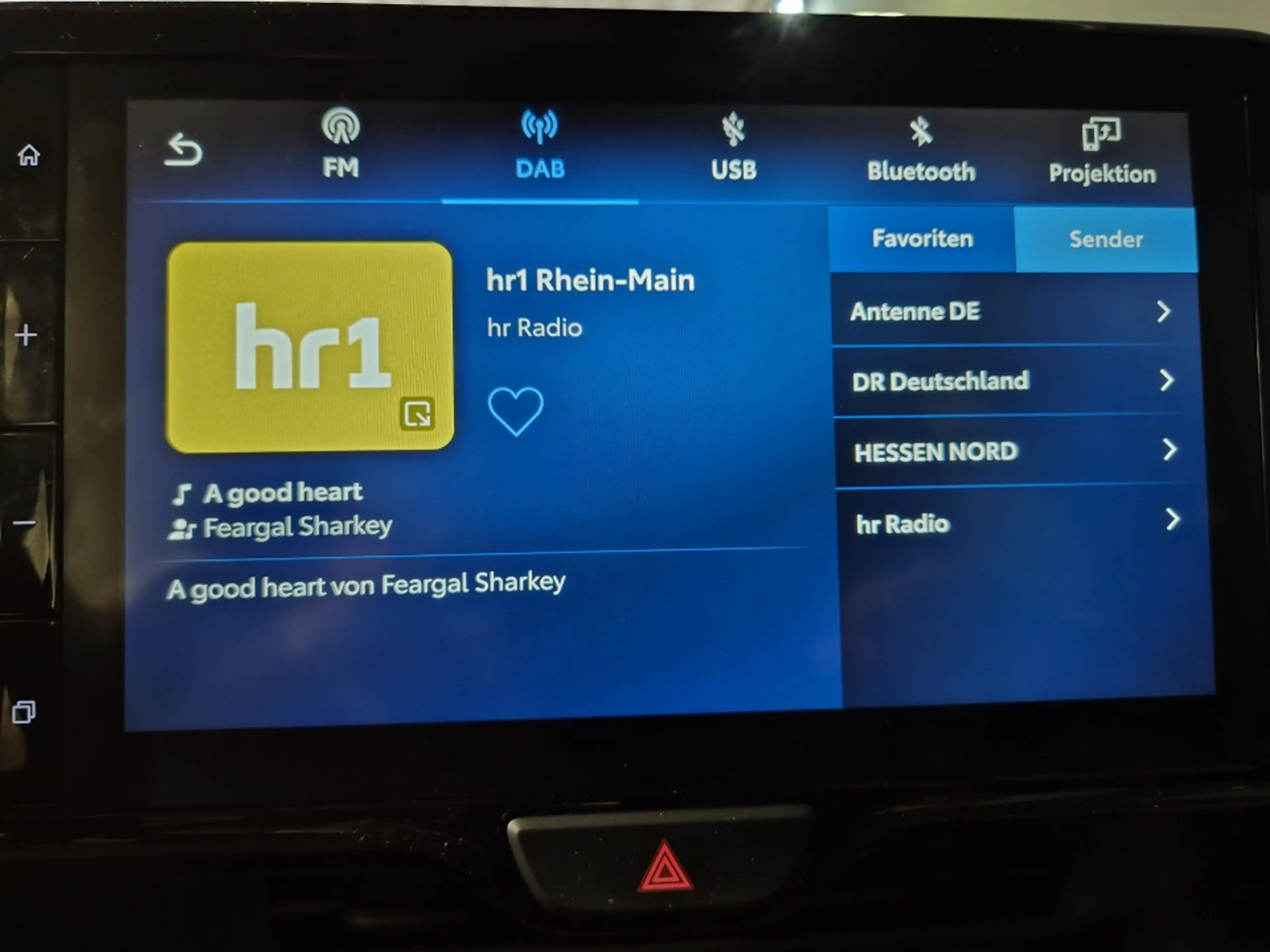 Mazda 2 Hybrid 5HB 1.5L Hybrid VVT-i 116 CVT FWD Centre-Li — photo 13