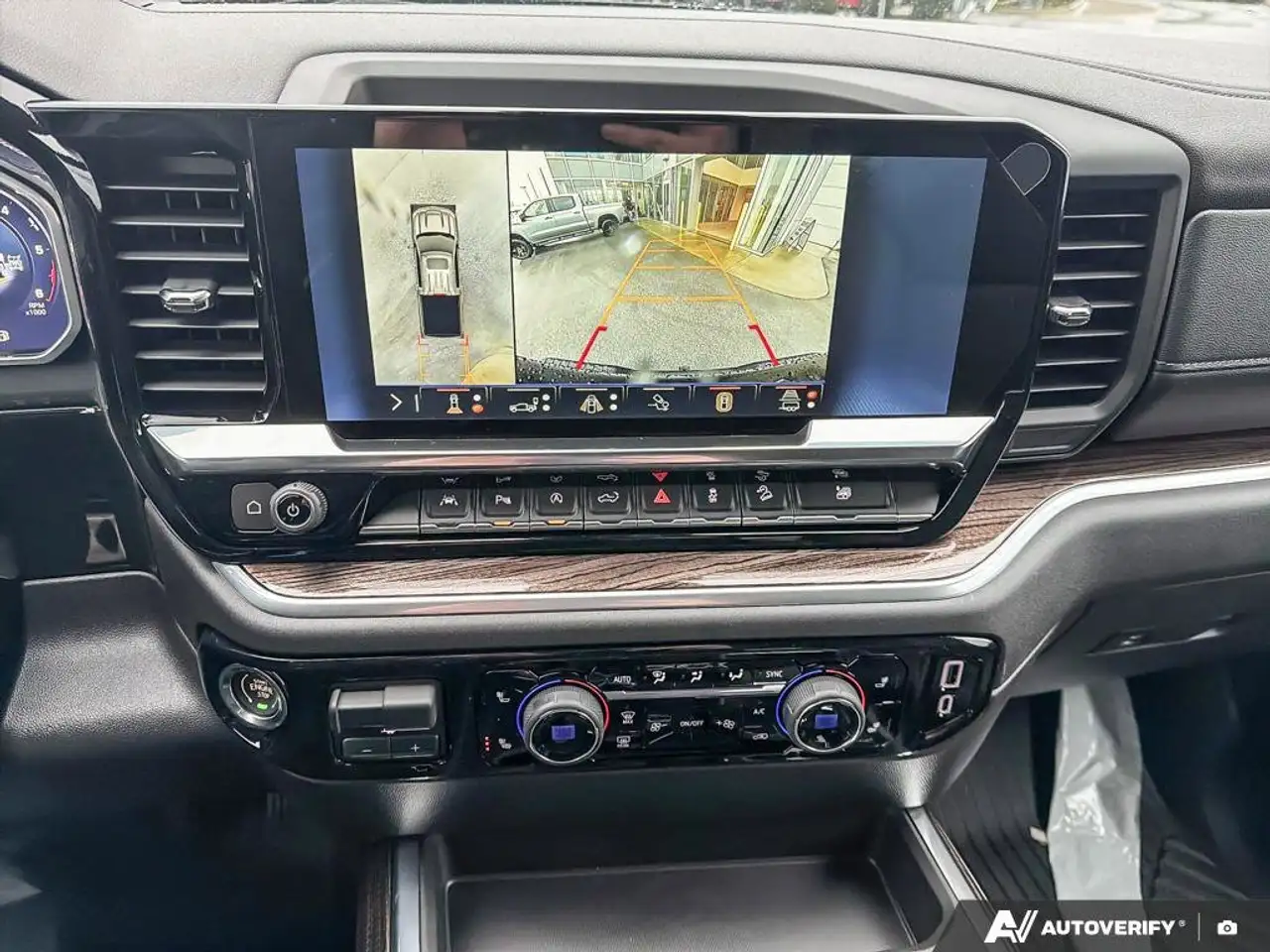 Chevrolet Silverado 1500 photo Chevrolet Silverado 1500