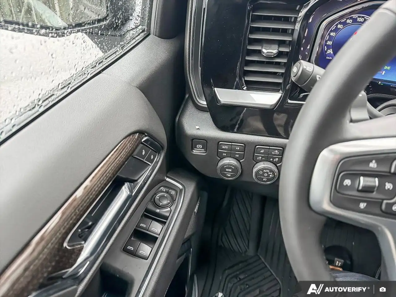 Chevrolet Silverado 1500 photo Chevrolet Silverado 1500
