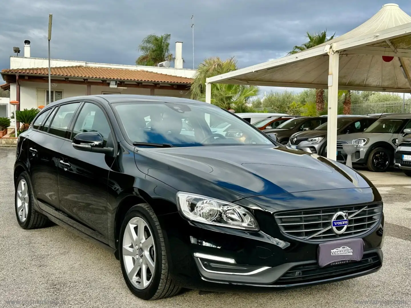 Volvo V60 D2 1.6 Momentum Nero - 1