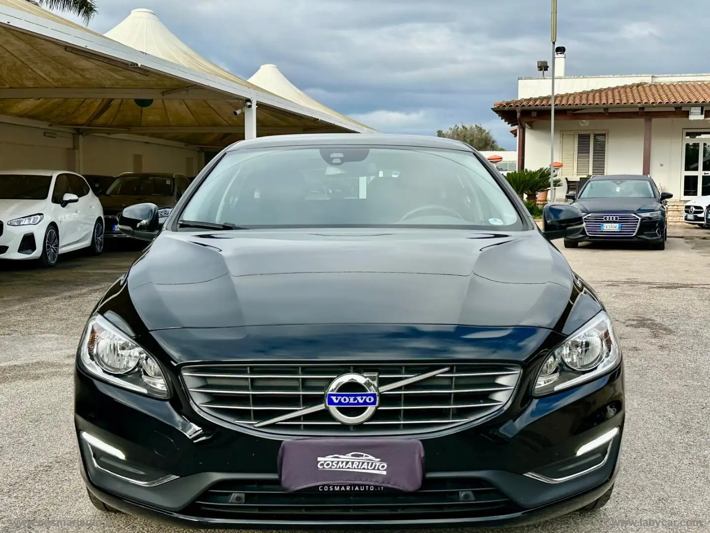 Volvo V60 D2 1.6 Momentum Nero - 2