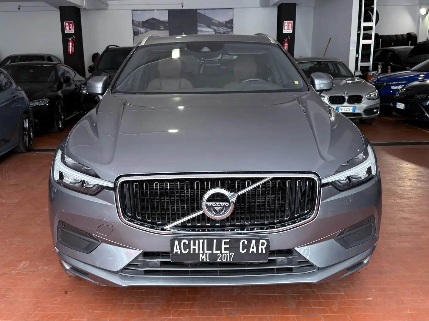 Volvo XC60 2.0 b4 Momentum awd auto *PREZZO REALE* Grigio - 2
