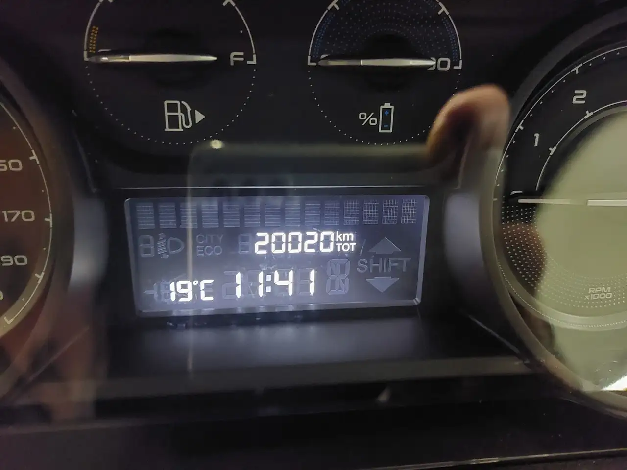 Lancia Ypsilon 2023 — фото 12