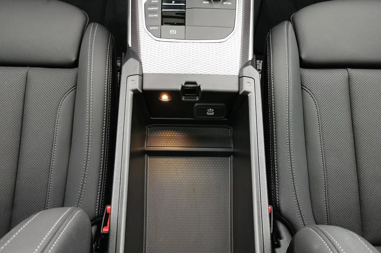 BMW 330 i xDrive M Sport PAN|ACC|HUD|ParkAs+360AHK 14