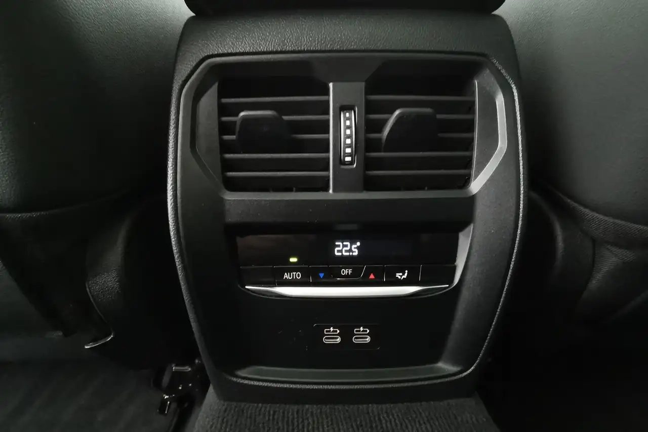 BMW 330 i xDrive M Sport PAN|ACC|HUD|ParkAs+360AHK 17