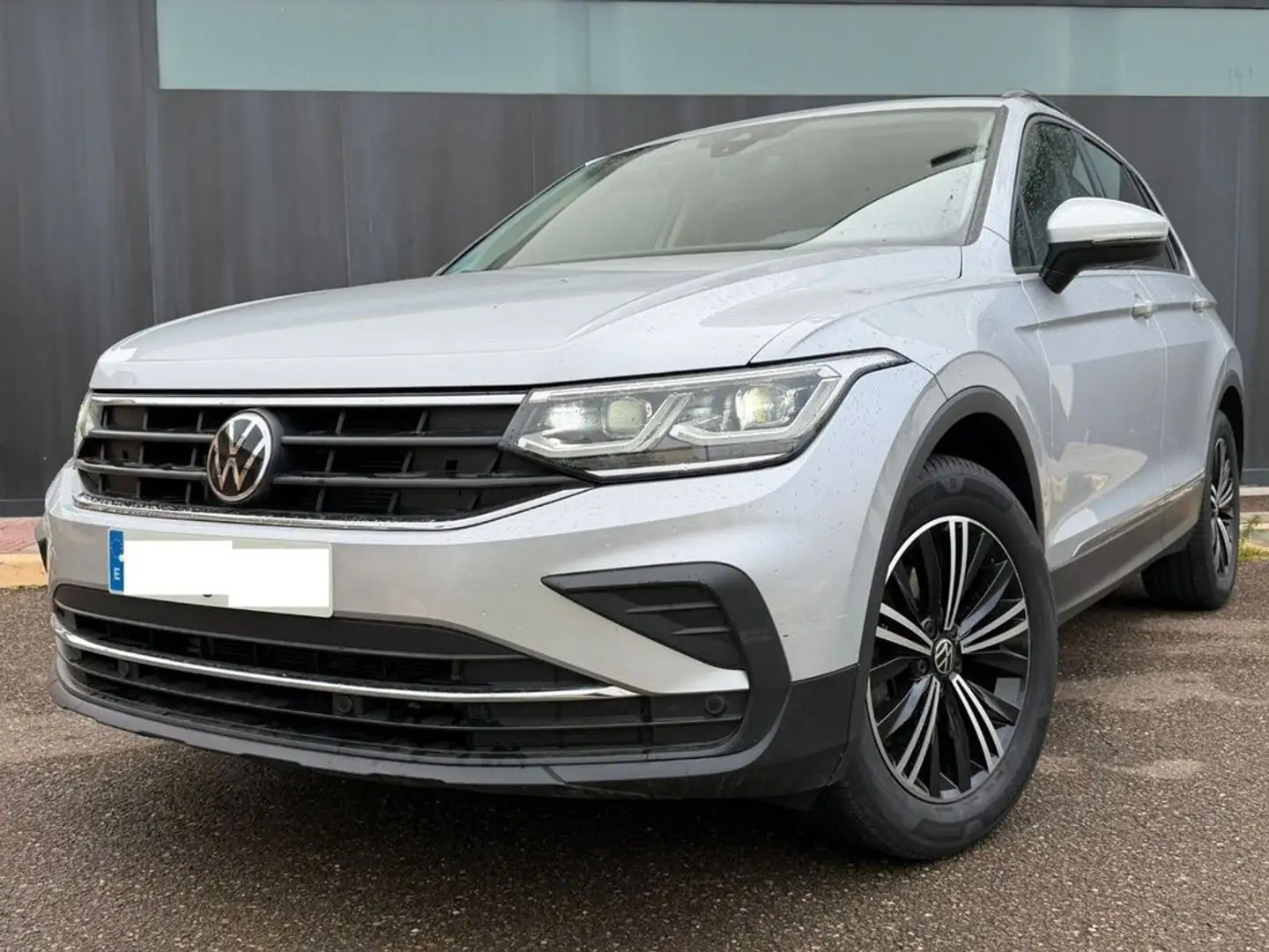 Volkswagen Tiguan 2.0TDI Life 110kW Gris - 1