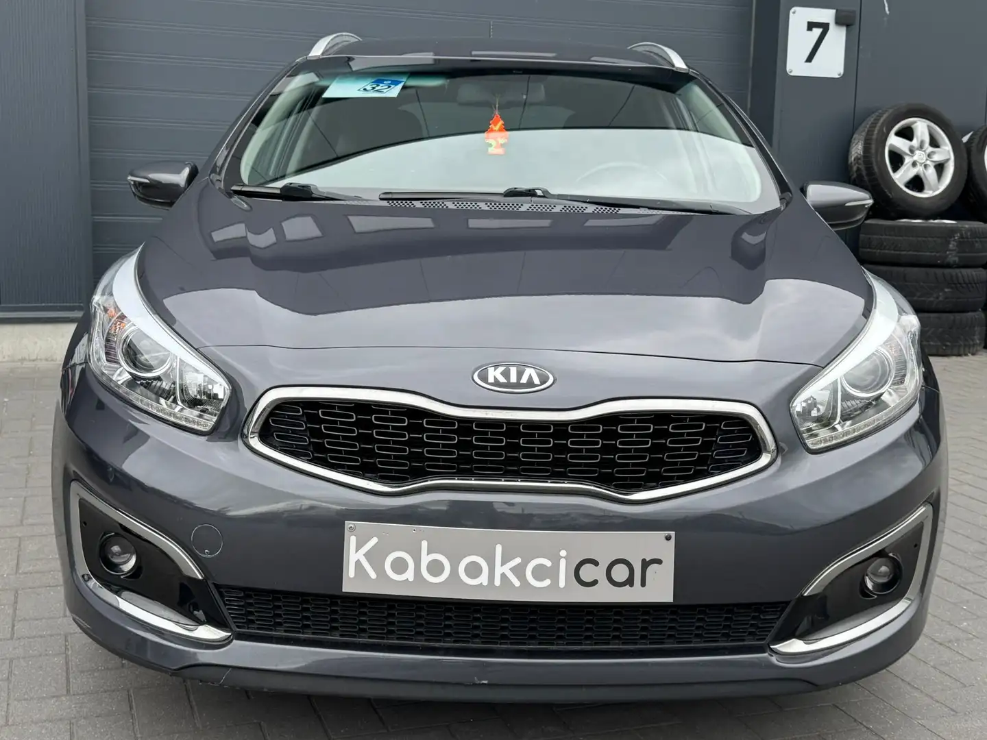Kia Ceed SW / cee'd SW 1.4i Access//GPS/CRUISE/CLIM/USB/GARANTIE Gris - 2