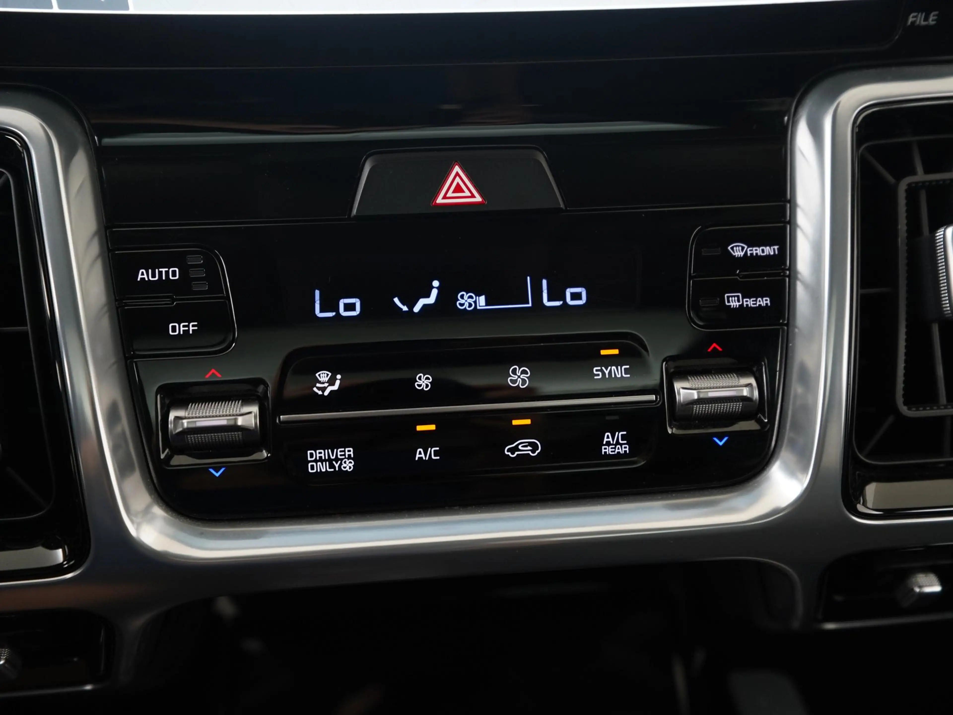 Kia Sorento 1.6 T-GDI Plug-in Hybrid 4WD DynamicPlusLine 7p. | — photo 14