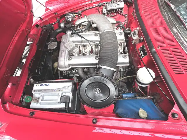 Alfa Romeo Spider view 13