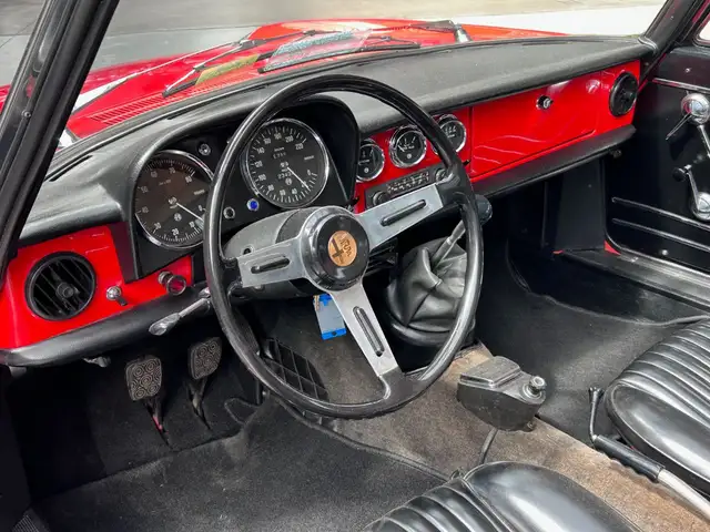 Alfa Romeo Spider view 11