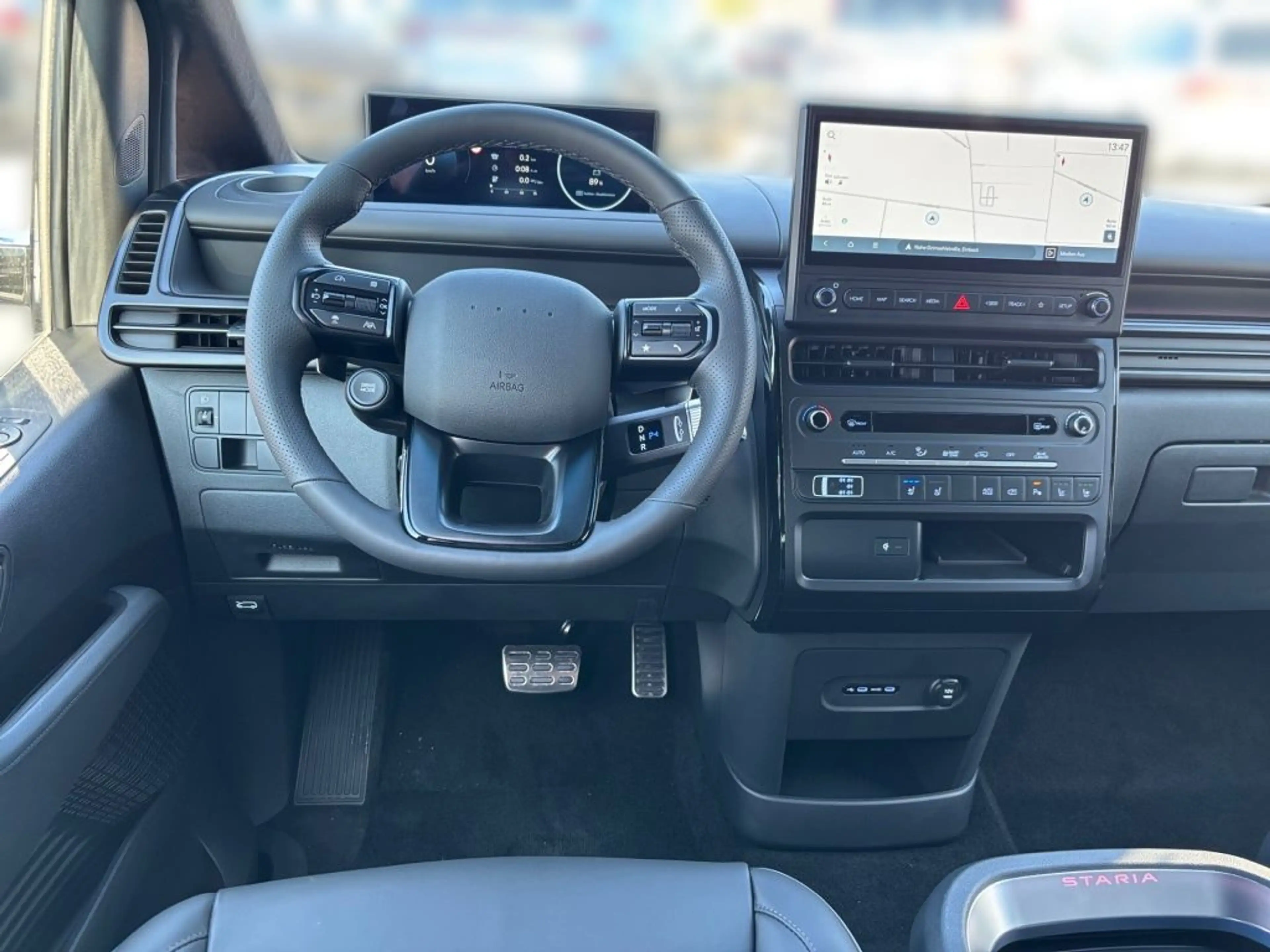 Hyundai STARIA Elektro Calligraphy — photo 9