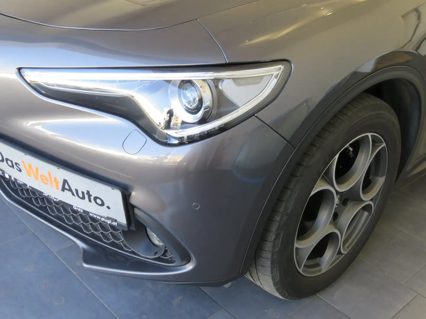 Alfa Romeo Stelvio Sprint 2,2 16V 190 AT8 Q4 Gris - 2