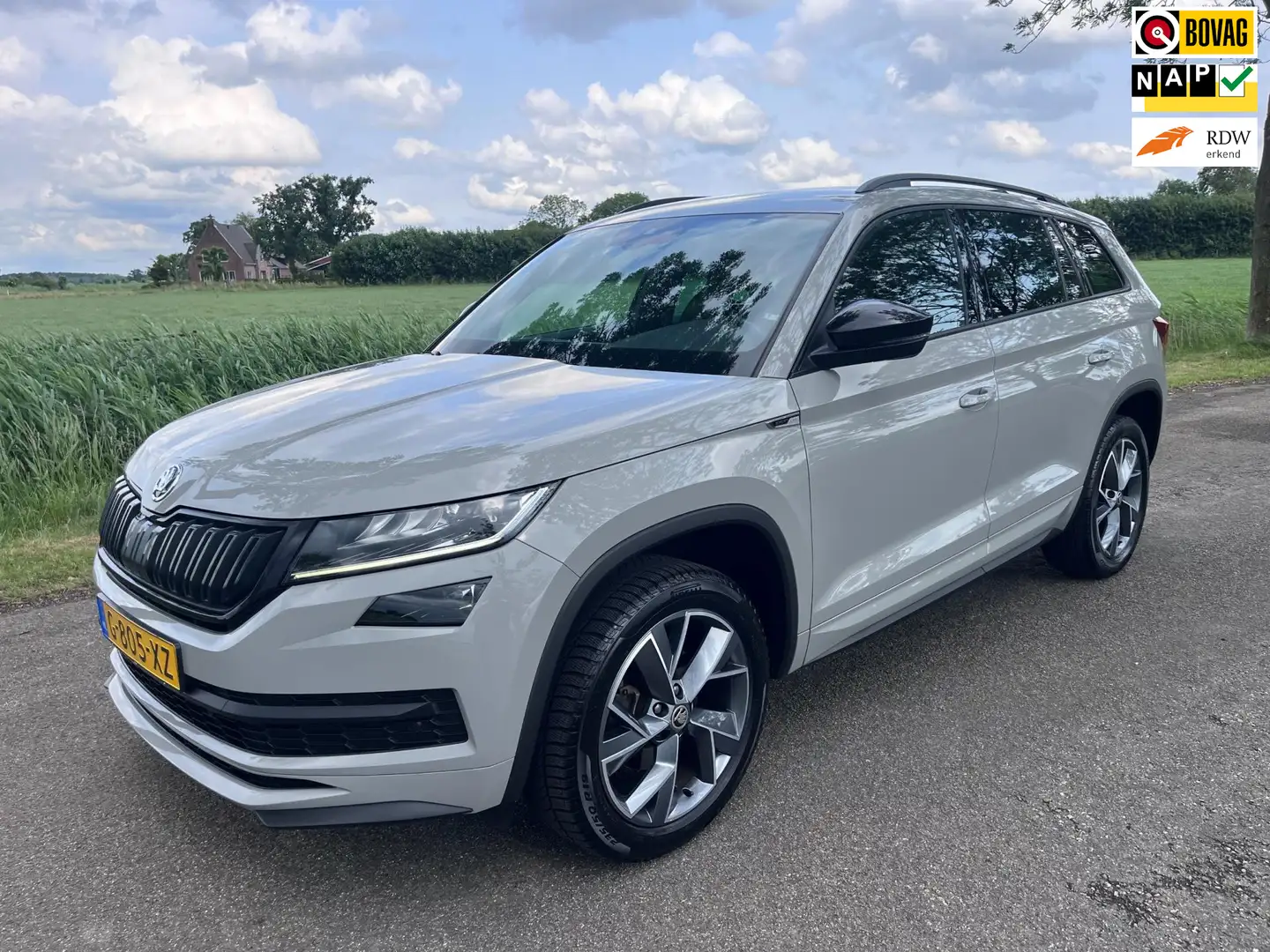 Skoda Kodiaq 1.5 TSI Sportline Business 1e eig Gris - 1
