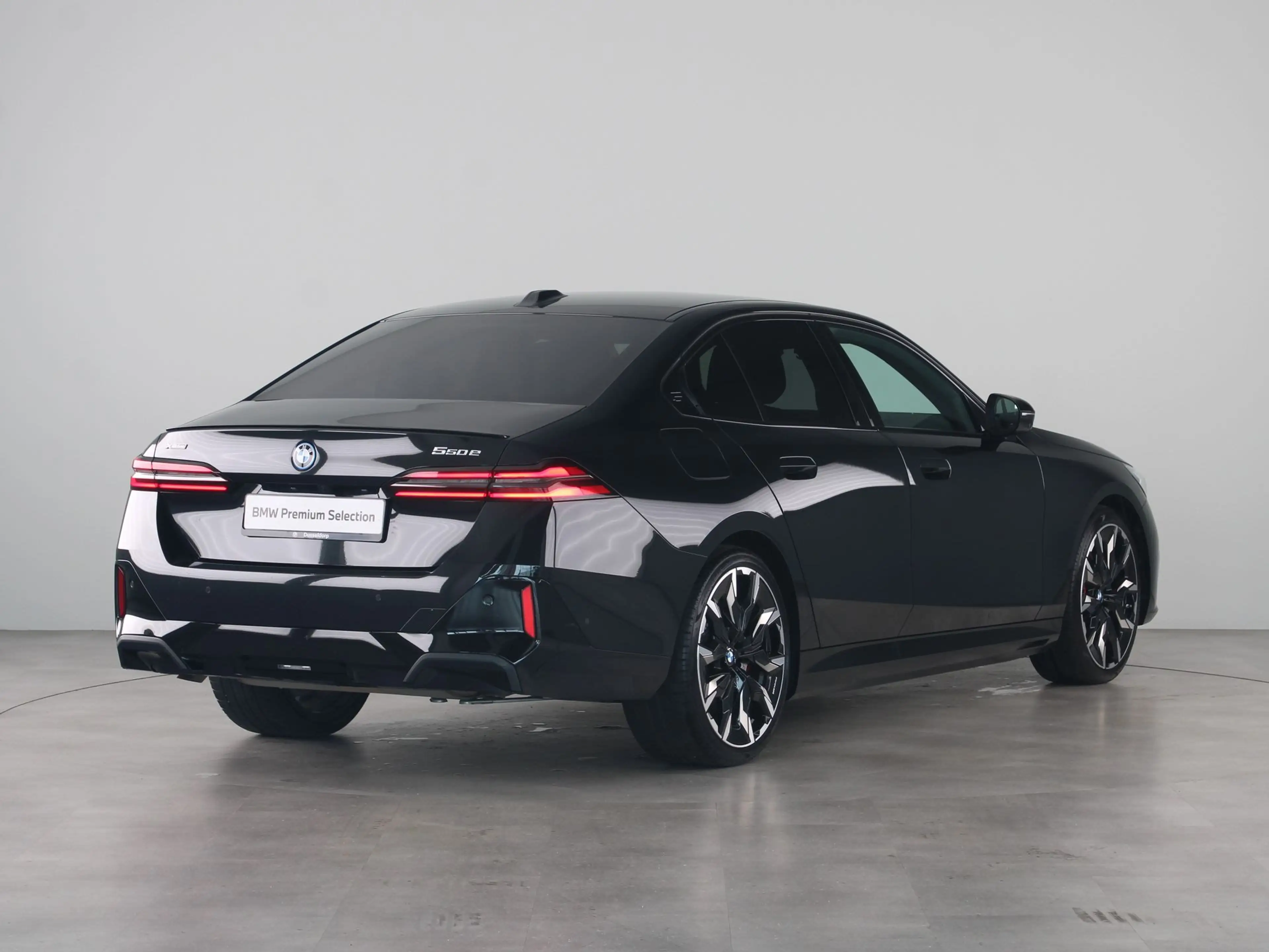 BMW 550 5 Serie 550e xDrive — photo 10