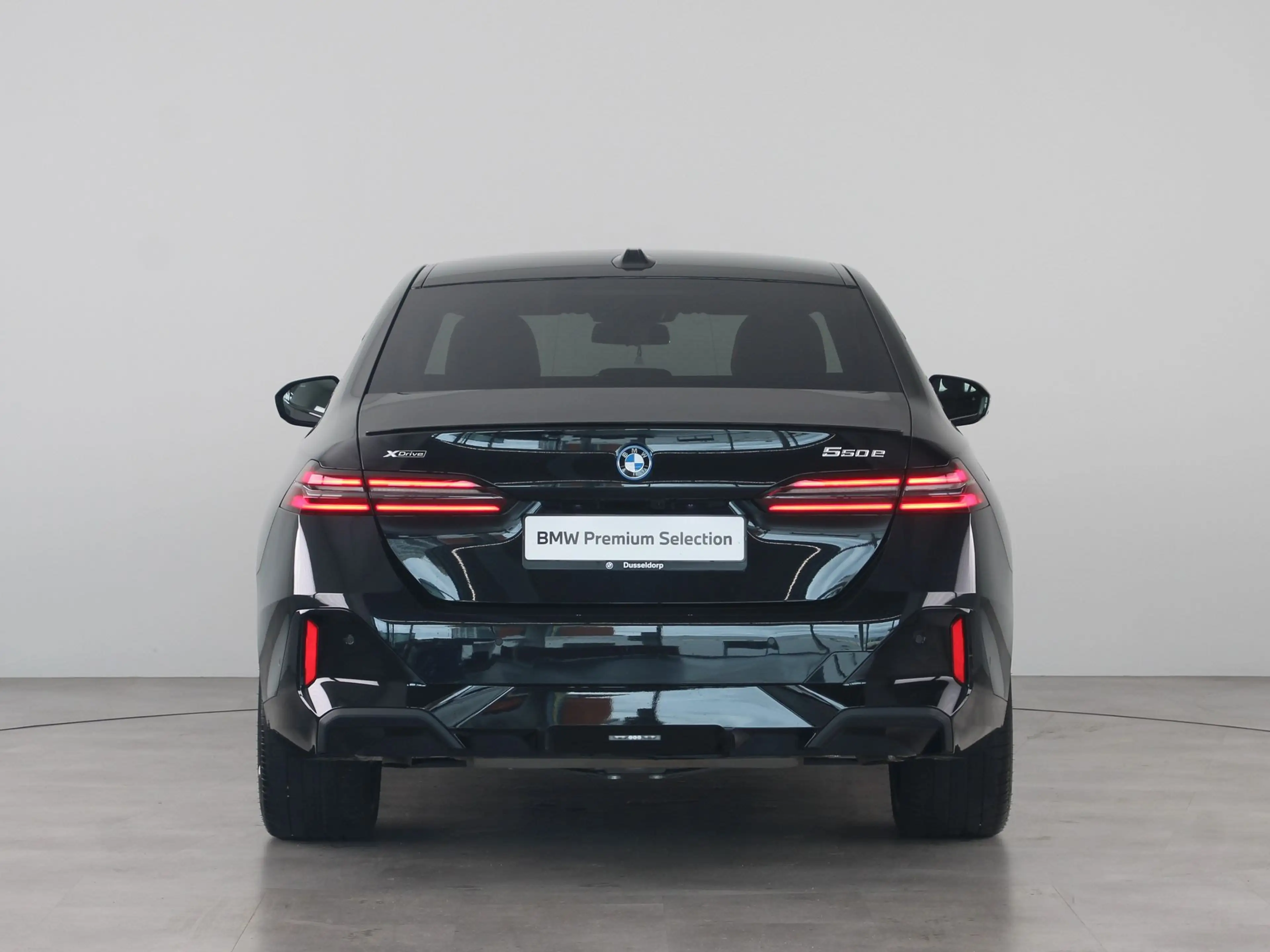 BMW 550 5 Serie 550e xDrive — photo 11