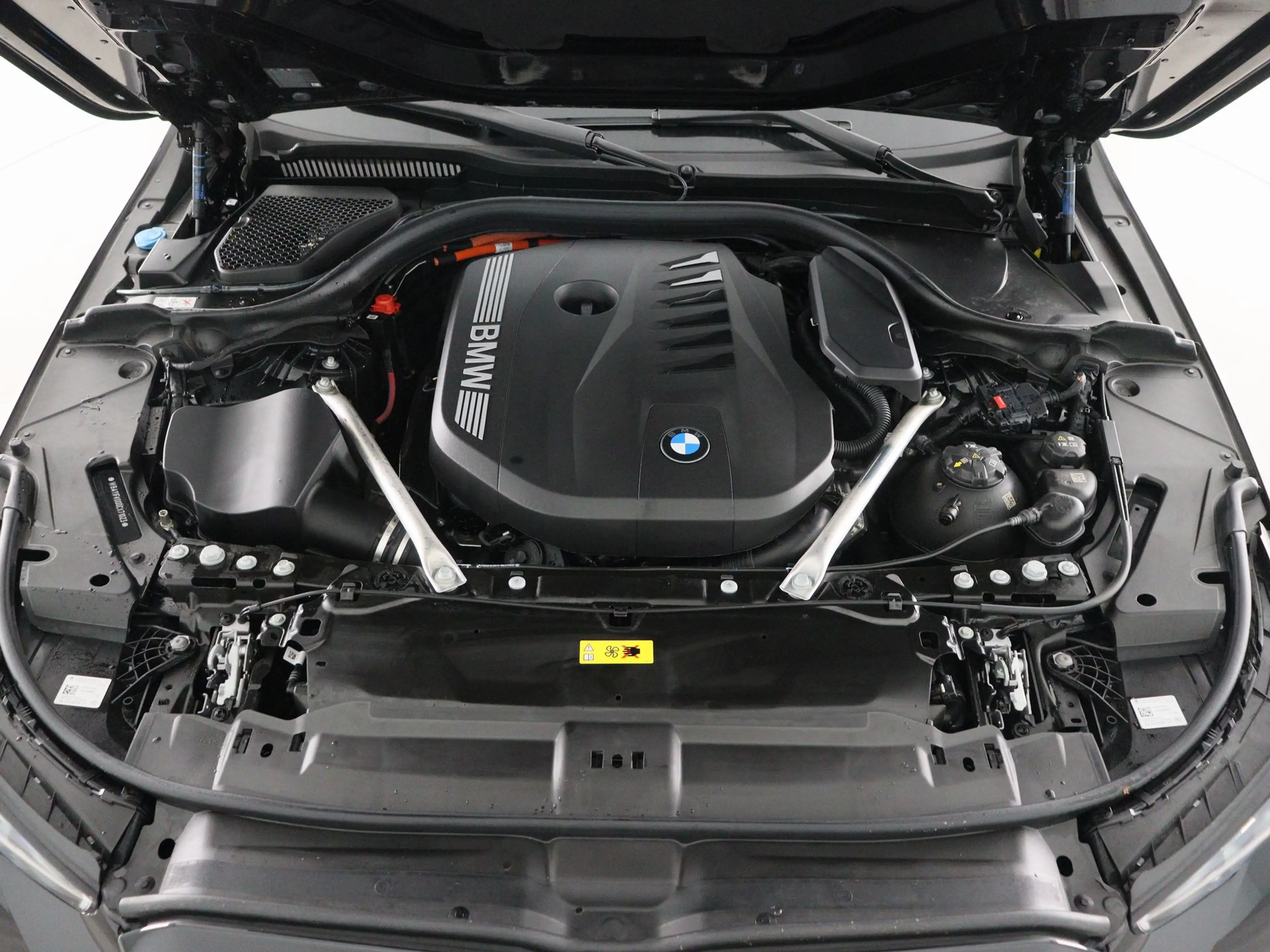 BMW 550 5 Serie 550e xDrive — photo 5