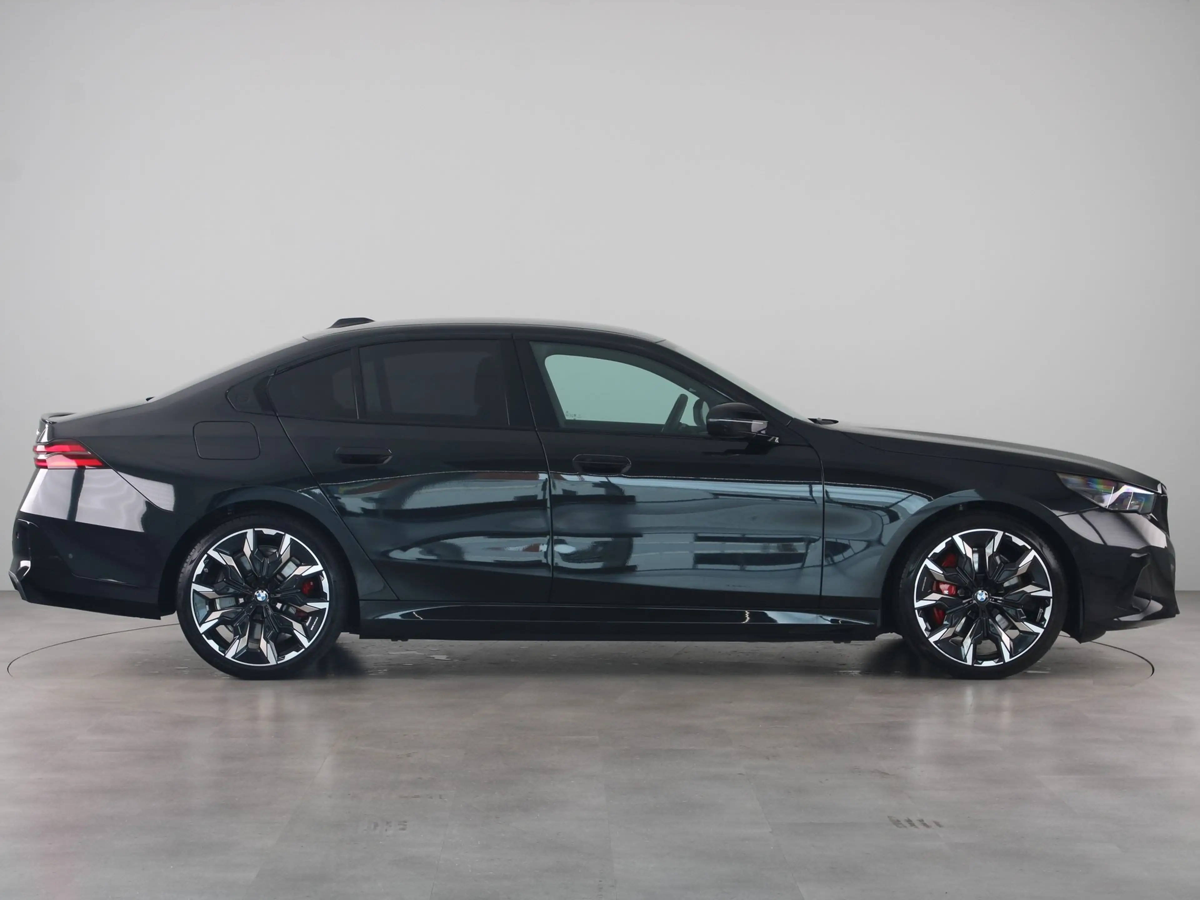 BMW 550 5 Serie 550e xDrive — photo 10