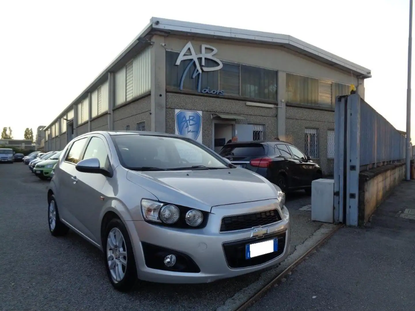 Chevrolet Aveo 1.4 100CV aut. 5p LTZ *NEOPATENTATI**AUTOMATICA* Silber - 1