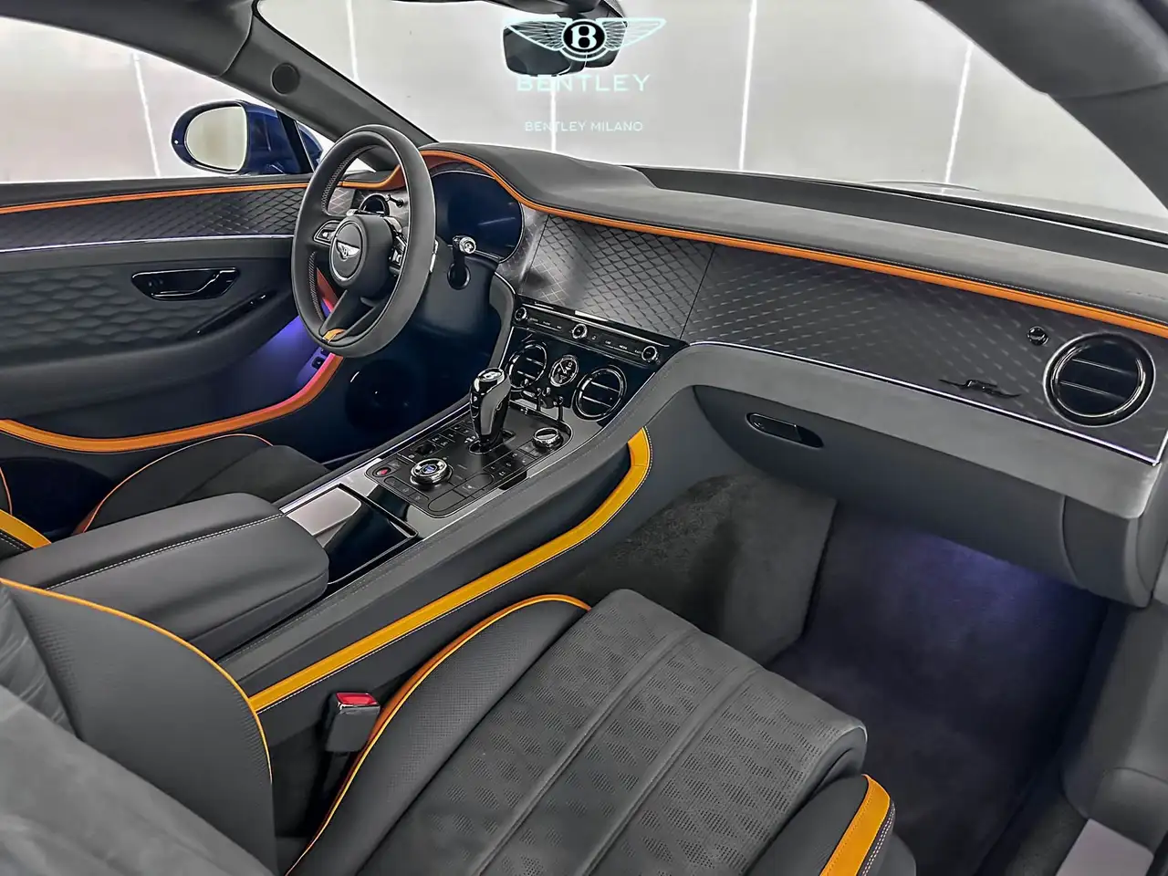 Bentley Continental GT 2024 — фото 15
