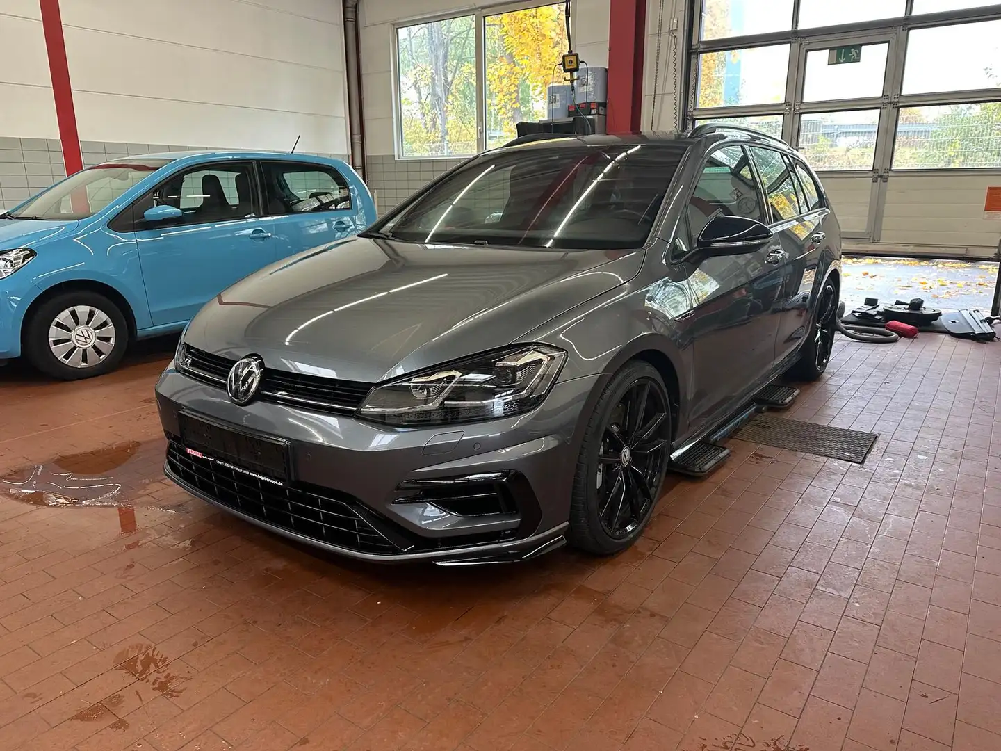 Volkswagen Golf Variant R 2.0 TSI 4M DSG 19Z|Pano|DCC|ACC|Dynaudio Grau - 2