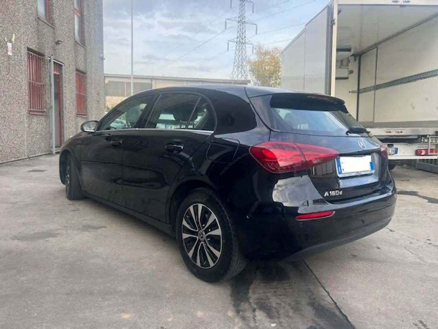 Mercedes-Benz A 180 d Automatic Advanced Zwart - 2