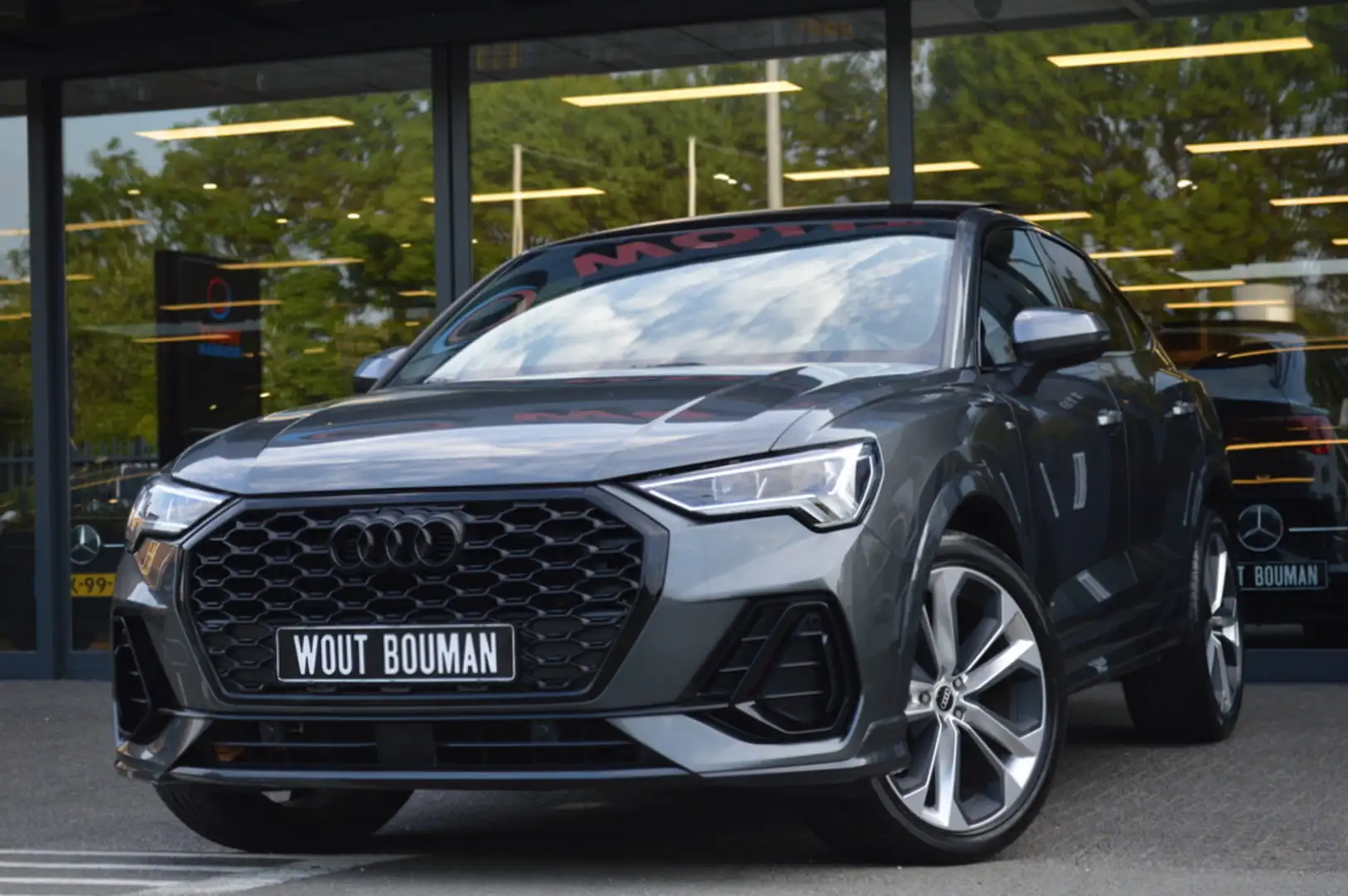 Audi Q3 Sportback 35 TFSI S-Line Aut. Led Panorama Virtual Grijs - 1